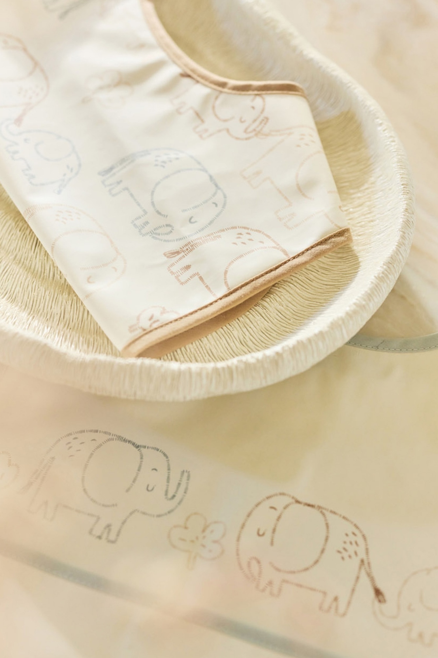 Bavette Étanche - 4 Pack - Elephant Tales/Flower Fairies/Tiny Park/Leafy Dreams