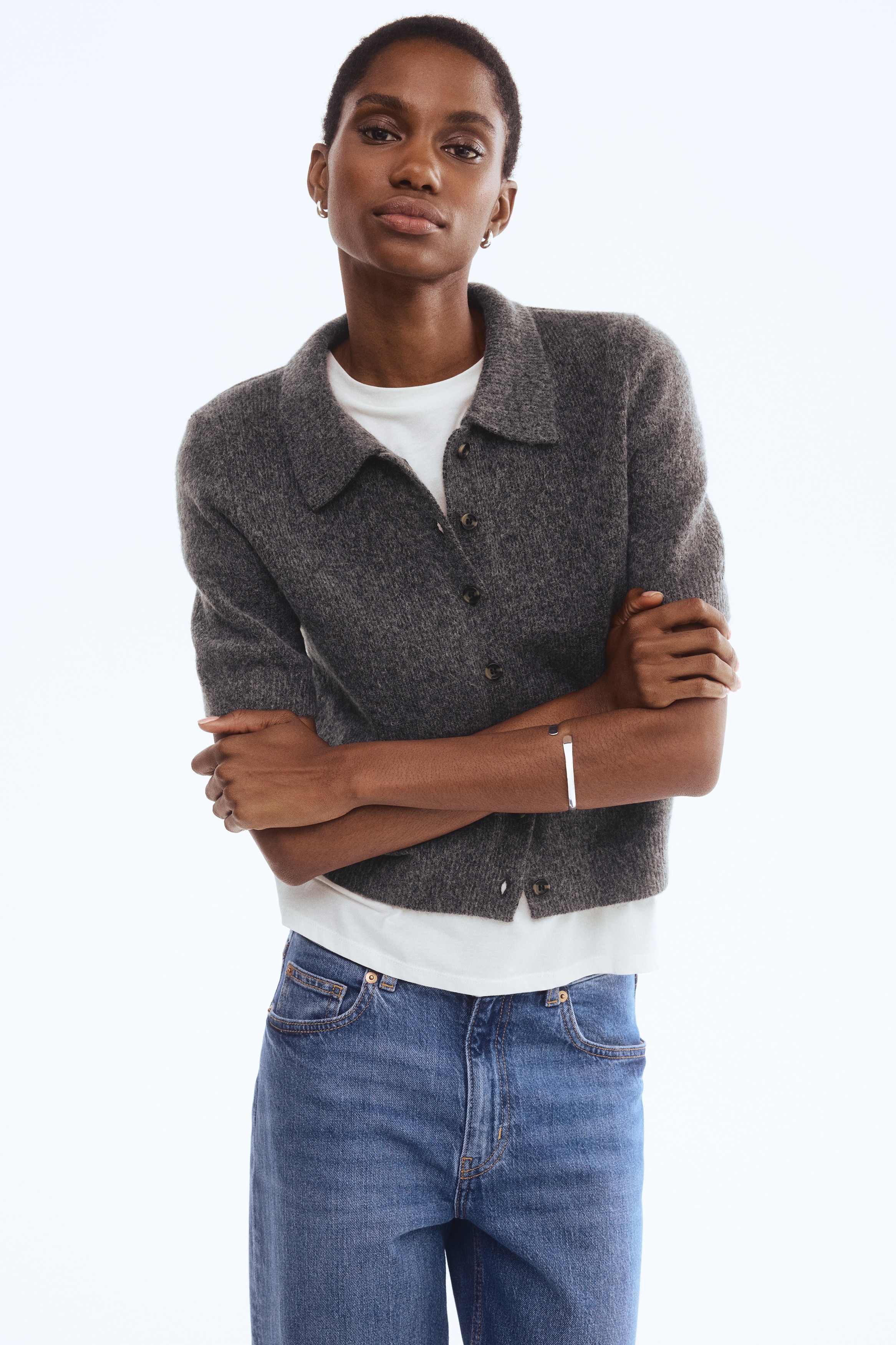 Short-sleeved collared cardigan