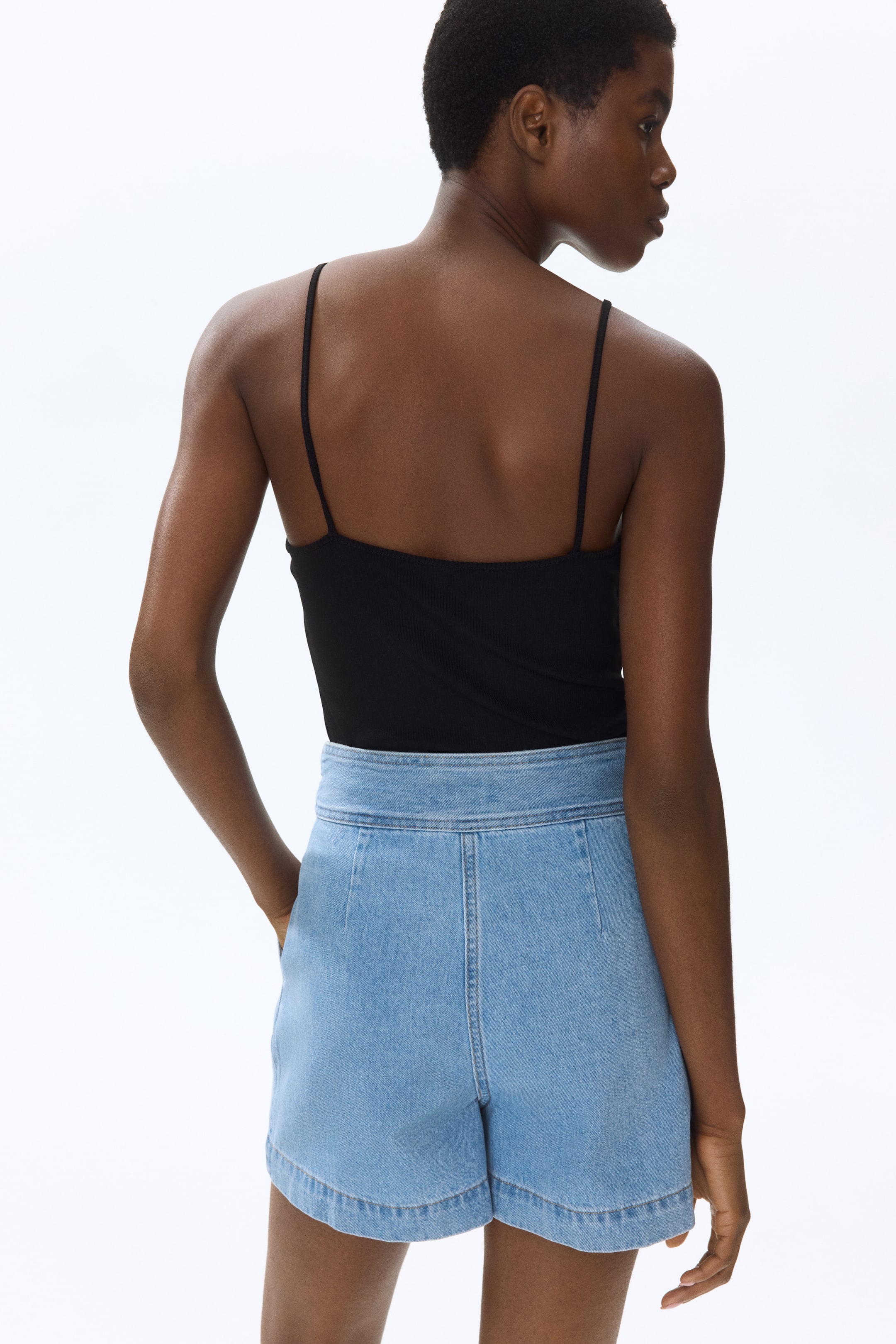Short en denim avec ceinture