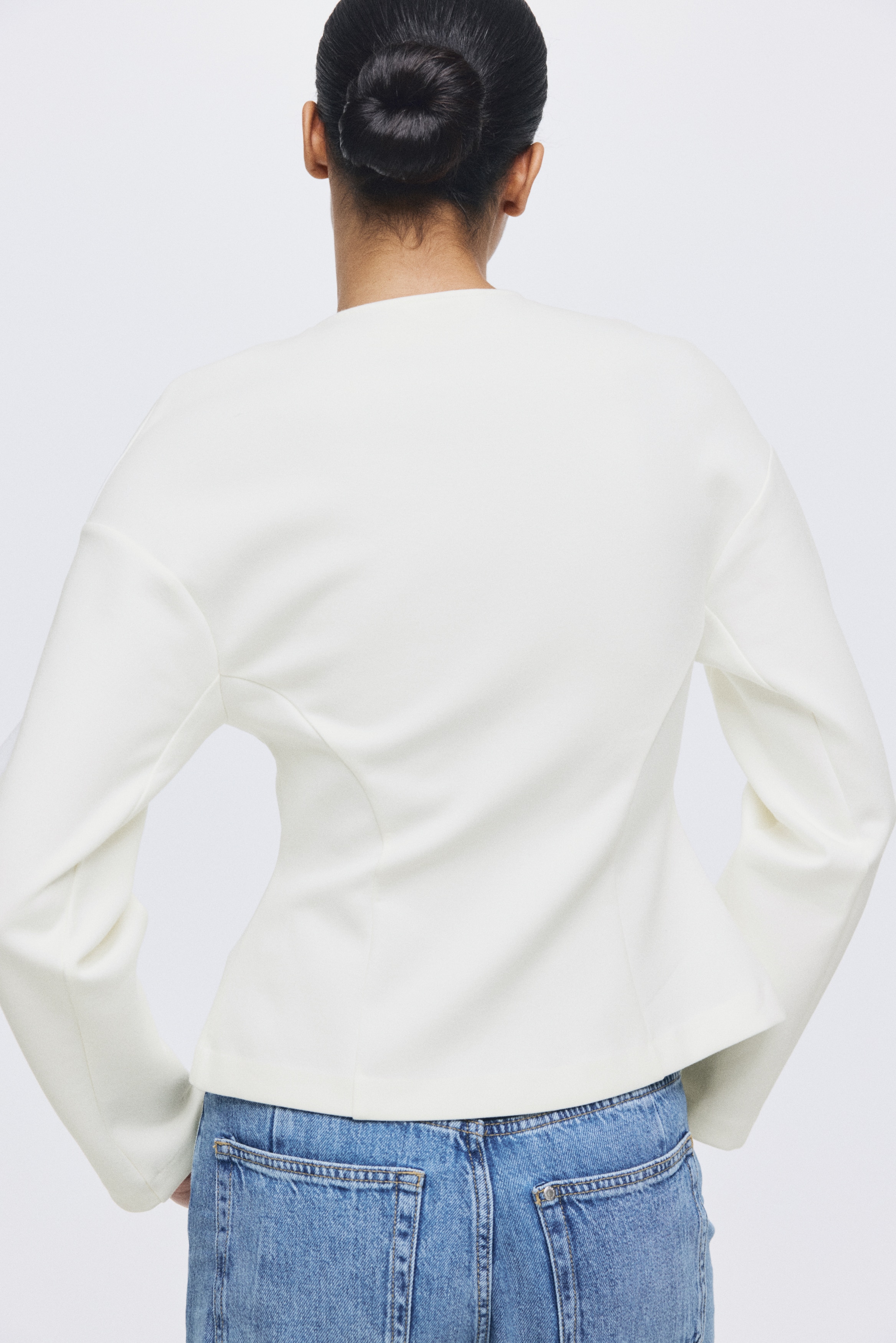Collarless scuba blazer