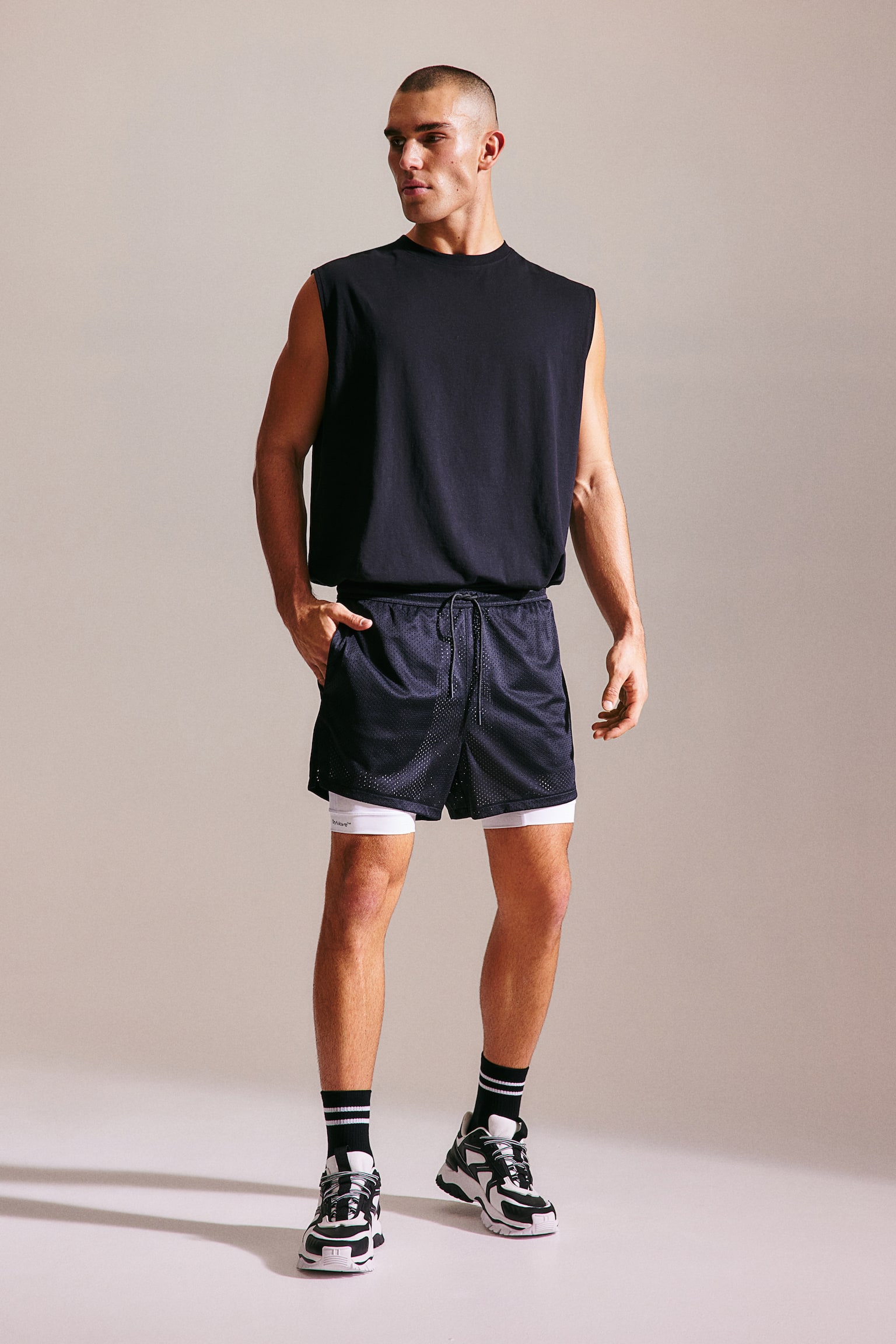 Mid Length 2 in 1 Activewear Shorts In DryMove™ - Black/Khaki green - 5