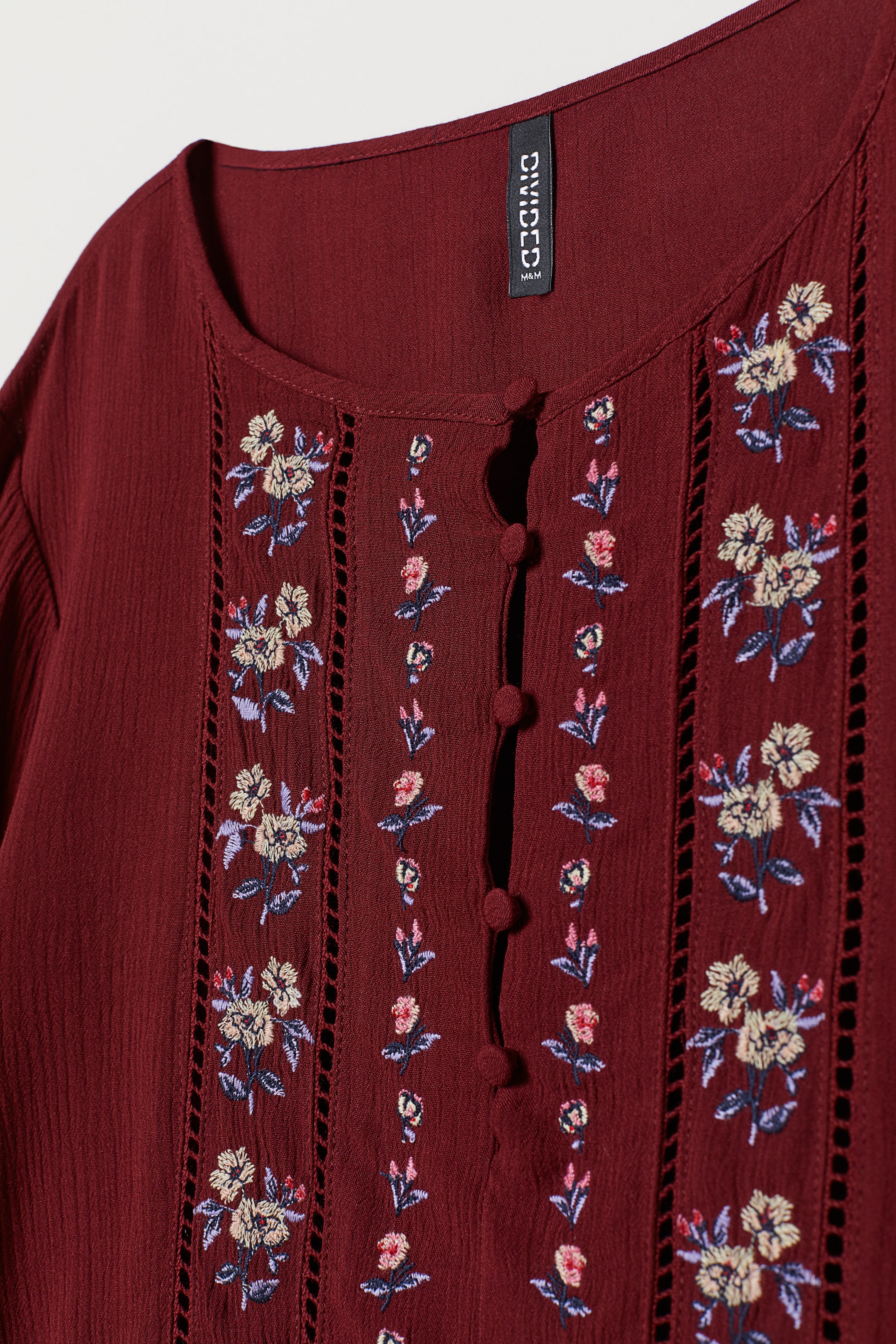 Zobacz większy obraz: Kreszowana bluzka z haftem - Burgundowy - ONA | H&M PL 2