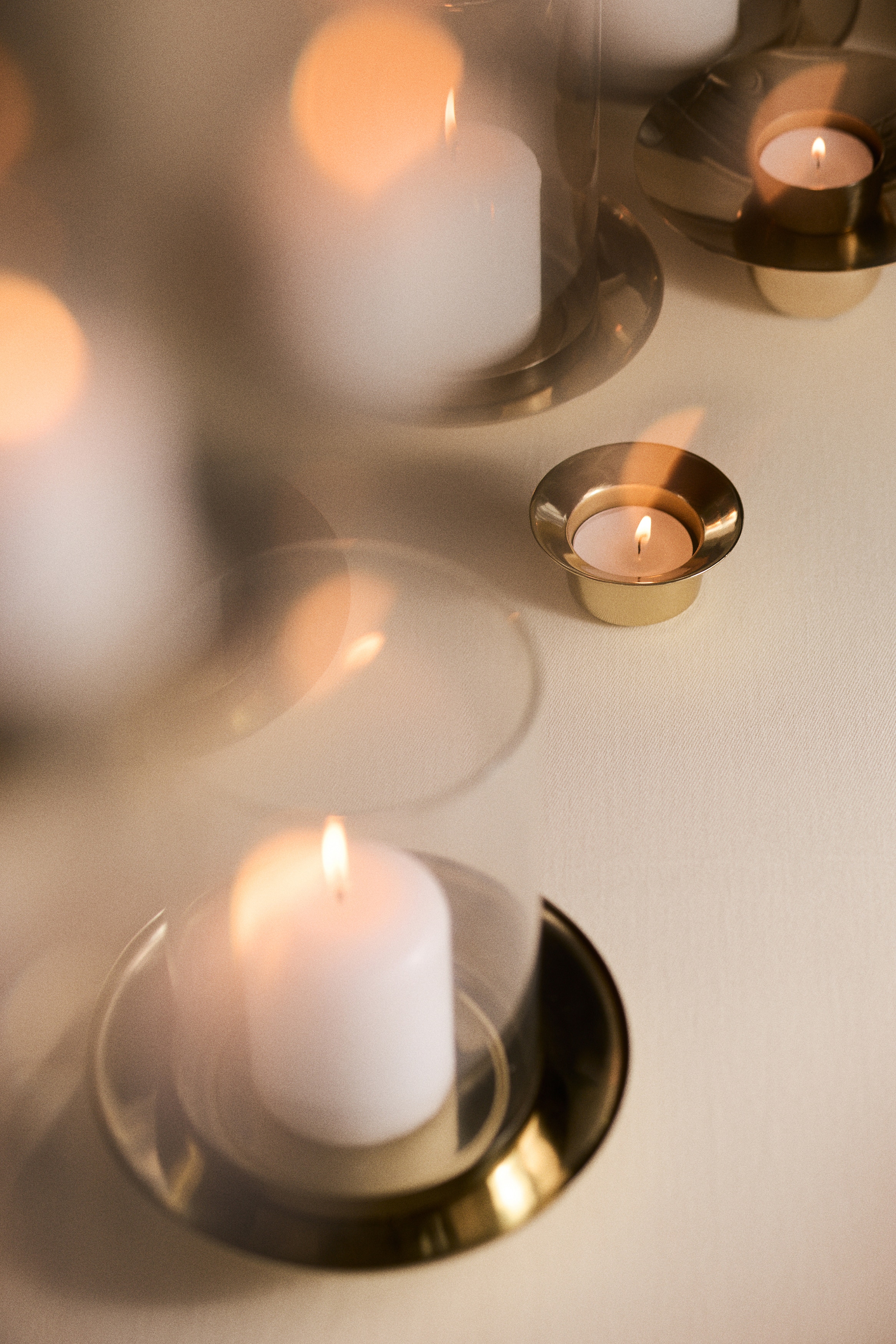 Stainless steel tealight holder - Gold-coloured
