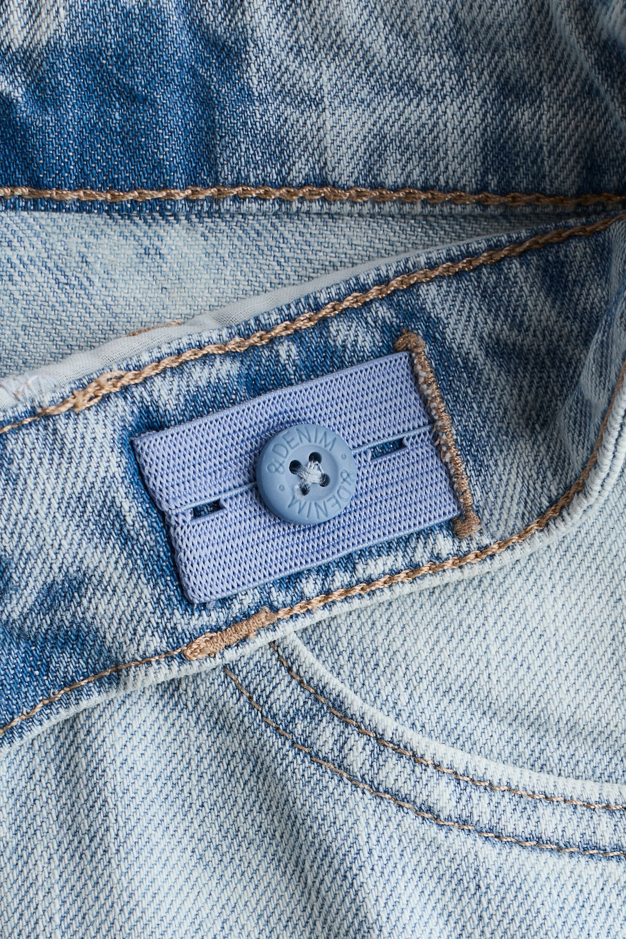 Jean à jambes tonneau