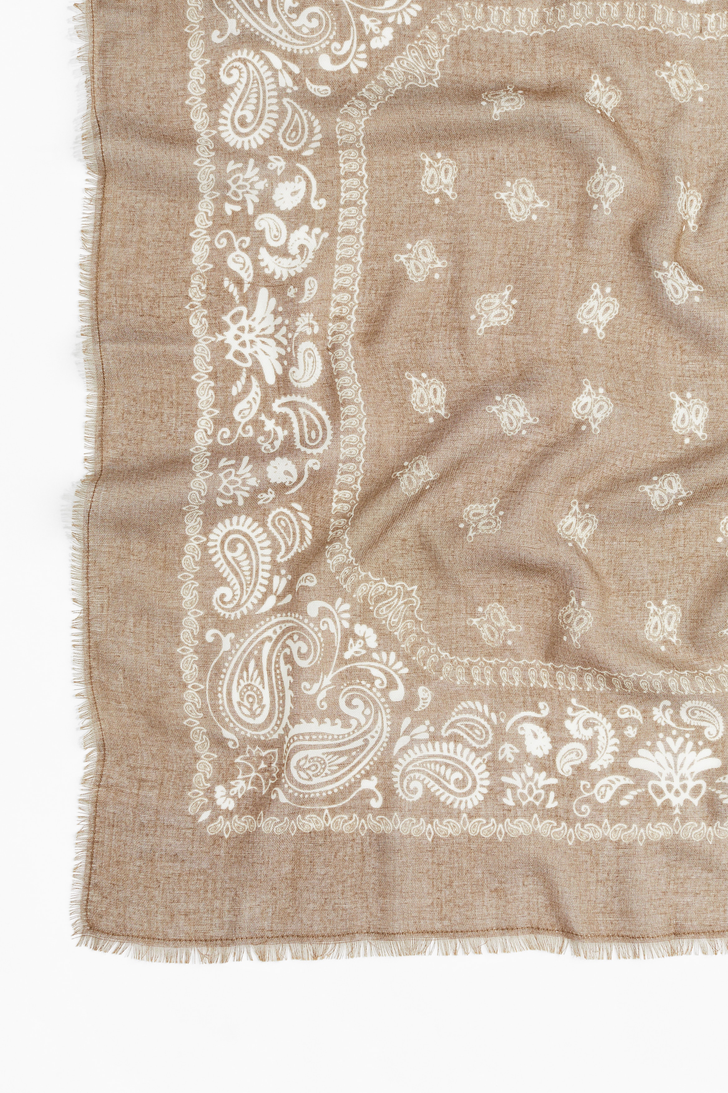 Patterned scarf