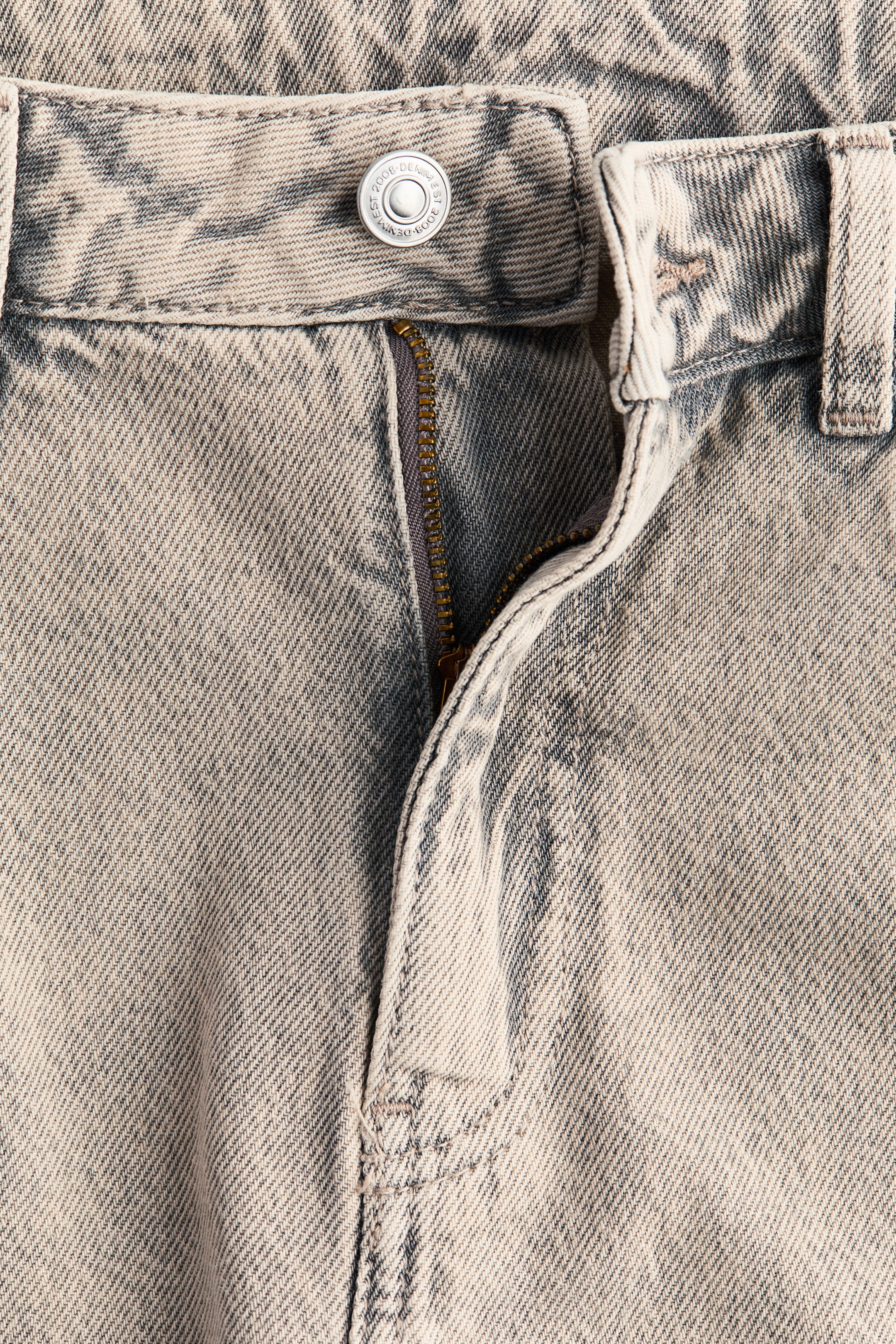 Barrel-Leg High-Waist Jeans