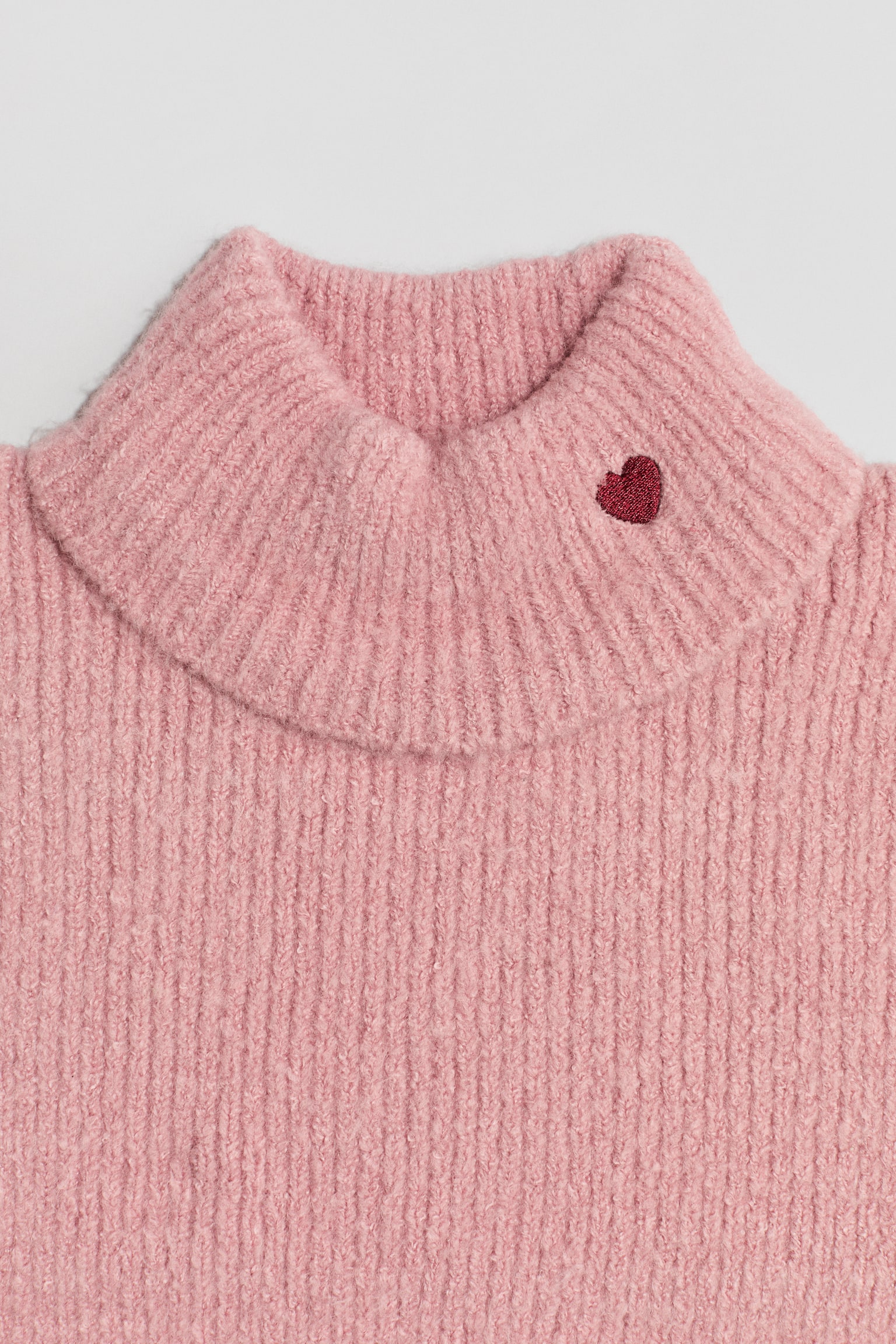 Детские свитеры H&M Rib-Knit Neck Warmer with Embroidered Detail, цвет: Пыльный розовый — фото 2