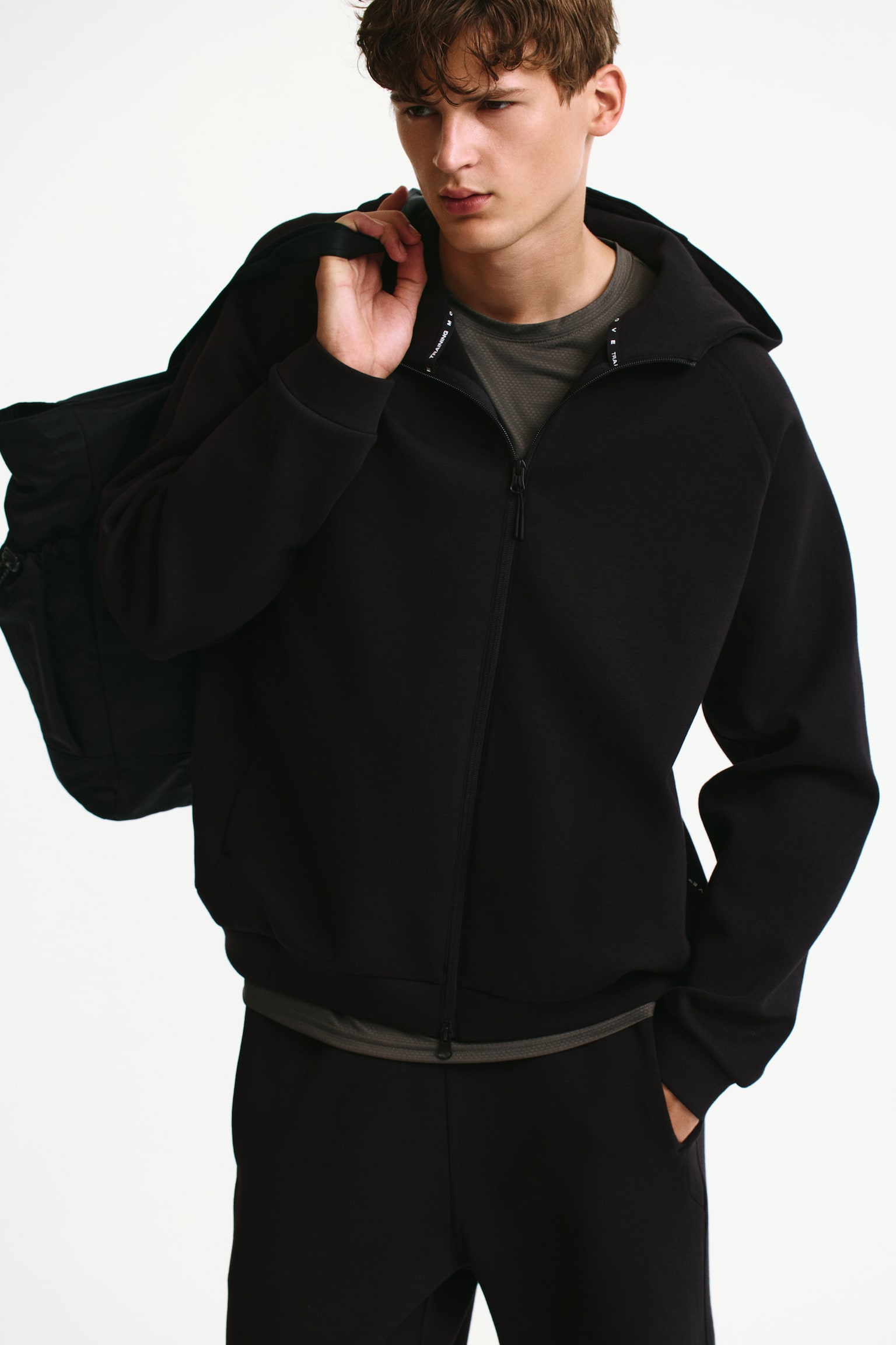 Мужская куртка H&M Hooded Activewear Jacket with DryMove™, цвет: Чёрный — фото 3