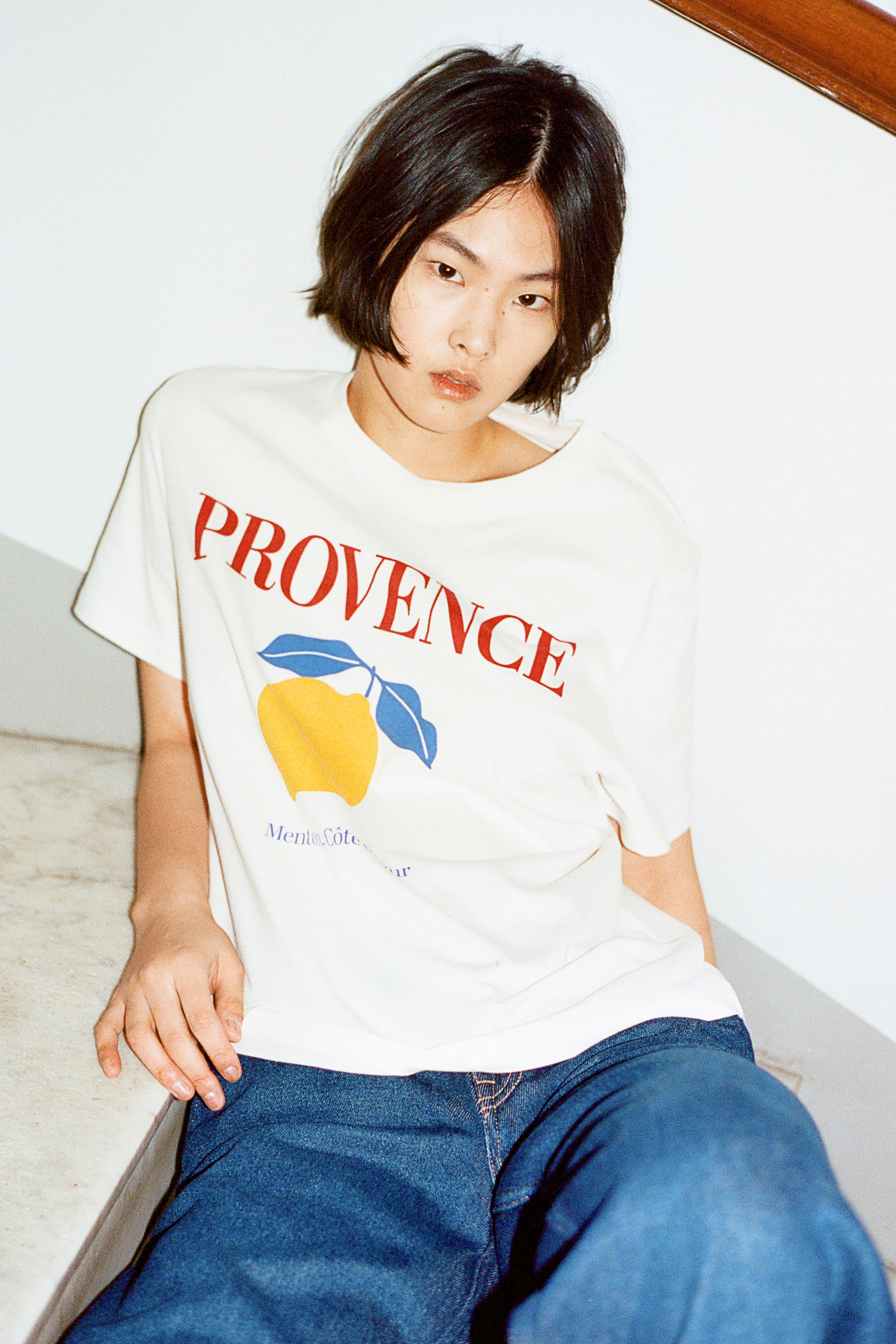 Model white t clearance shirt