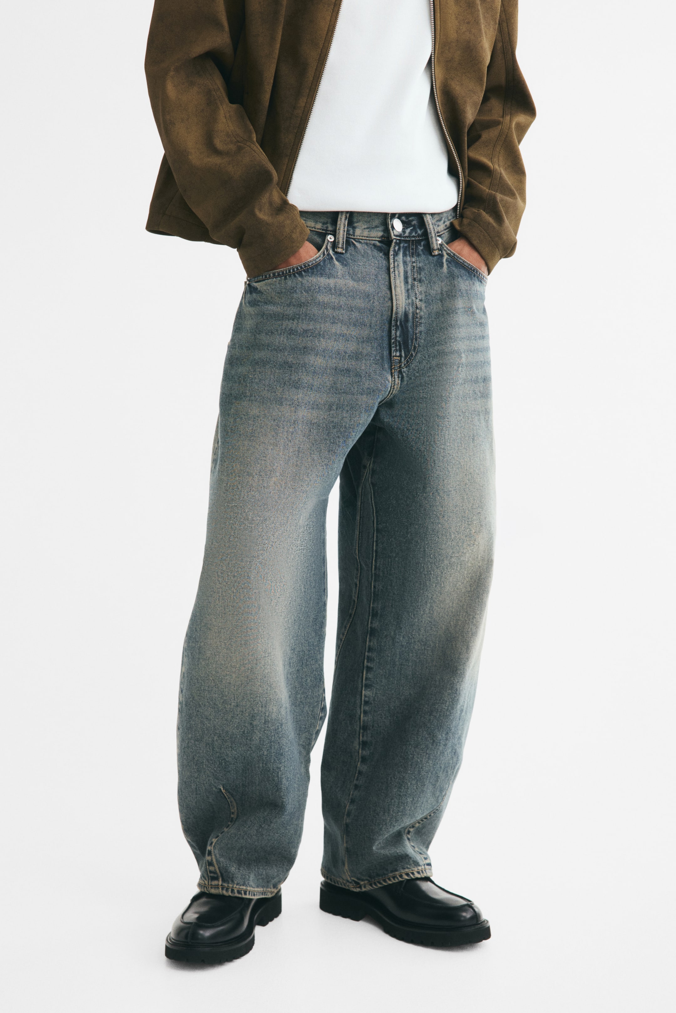 Baggy Barrel-Leg Jeans