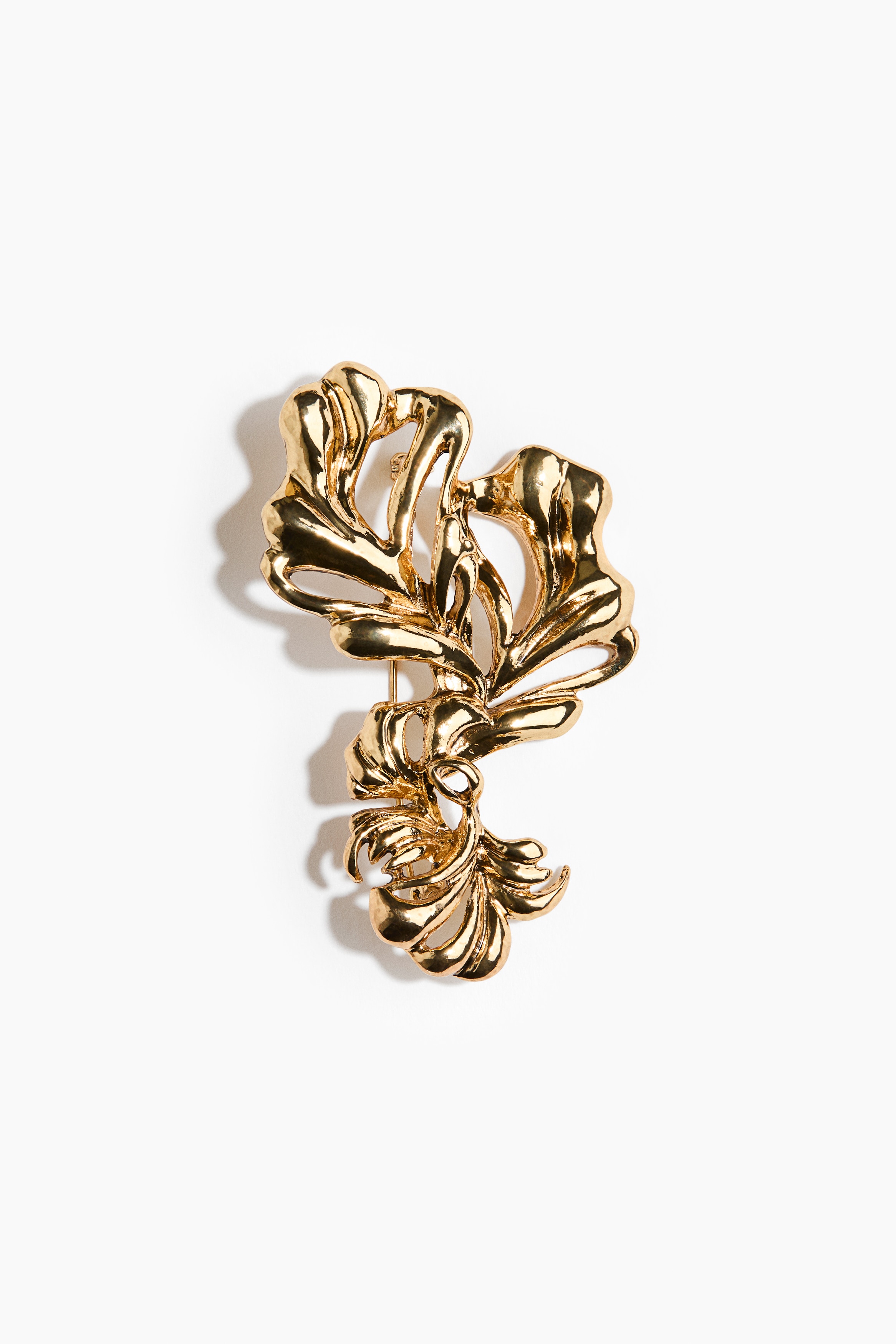 Metal brooch