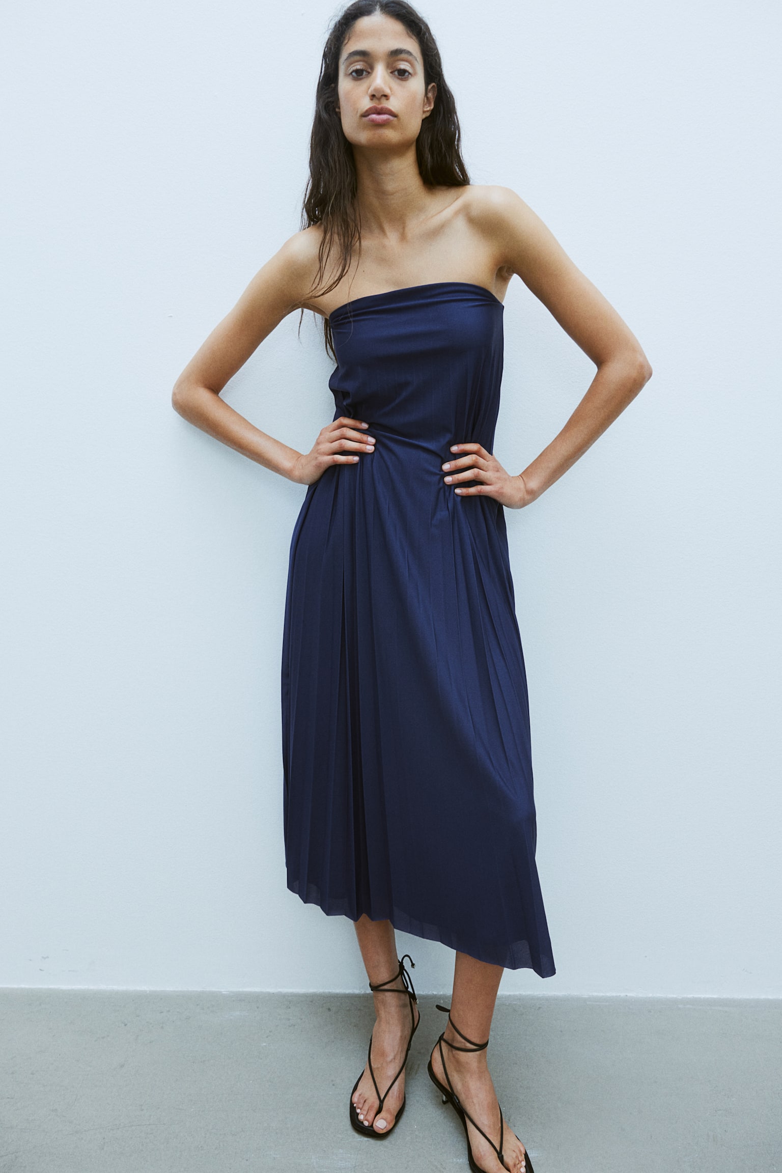 Bandeau-Kleid mit Falten - Marineblau - 1