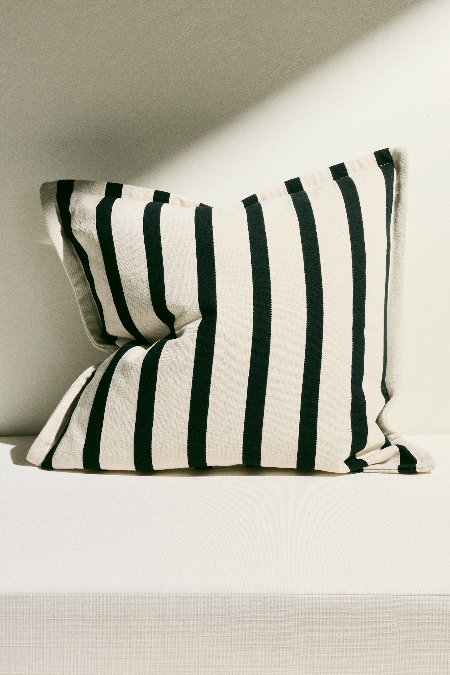 Housse de coussin en toile à motif - Noir/rayé/Marron foncé/rayé/Taupe/rayé/Beige/rayé - 1