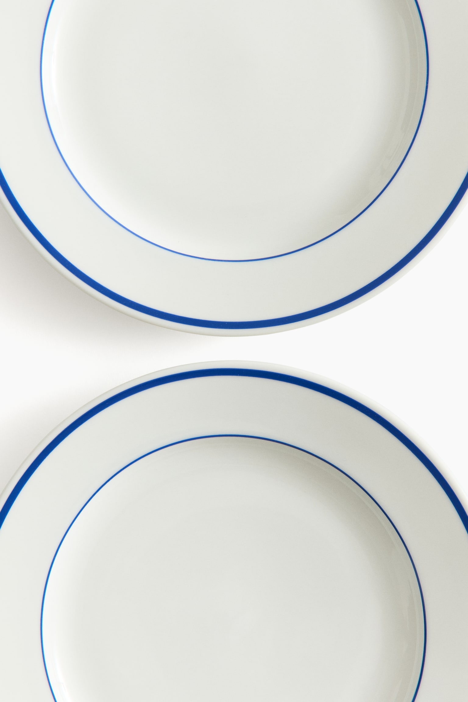 2-pack porcelain dinner plates - White/Blue/White/Red/White/Black - 4