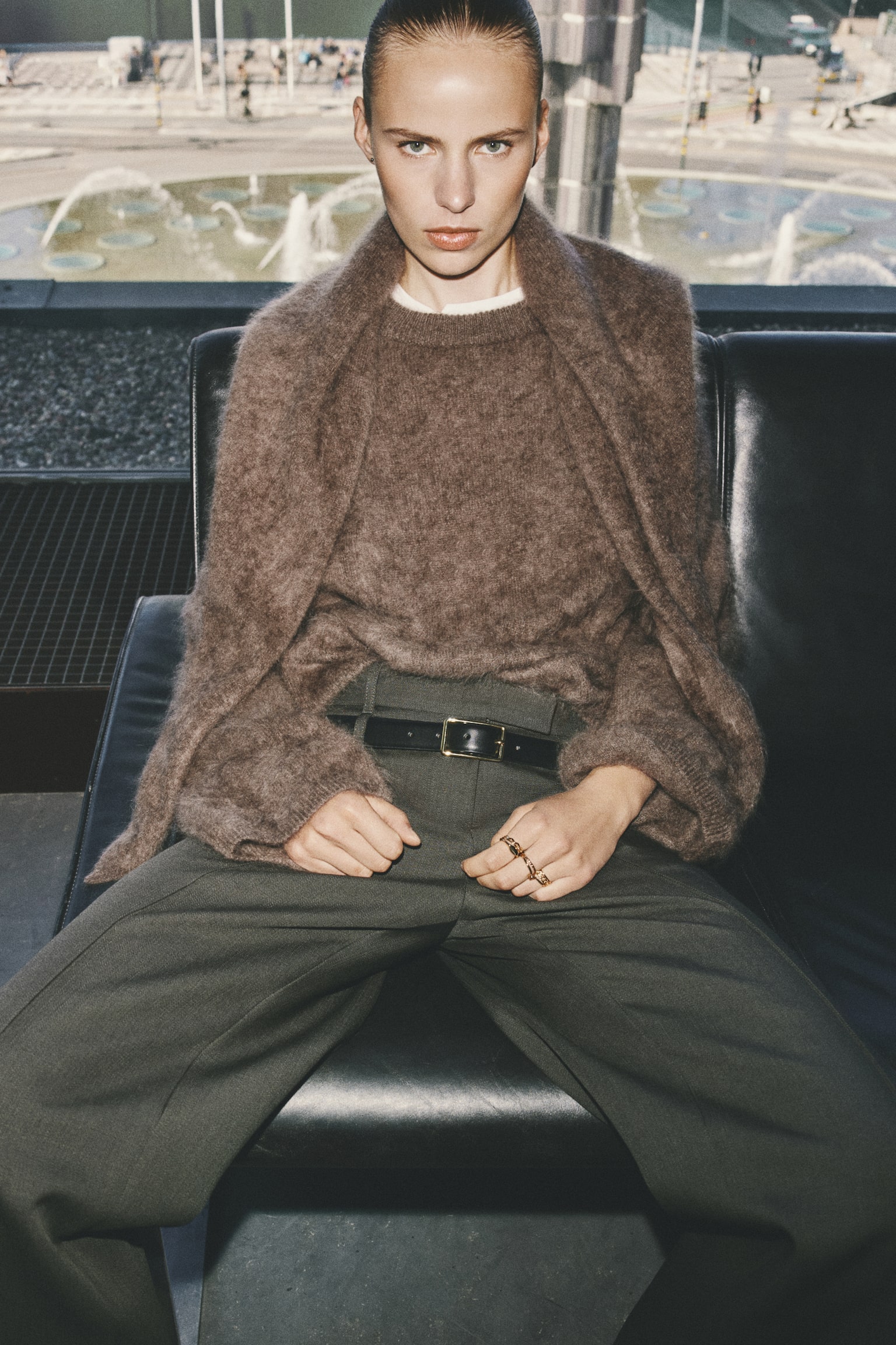 Женский свитер H&M Brushed Wool Sweater with Scarf, цвет: Тёмный коричневый — фото 2