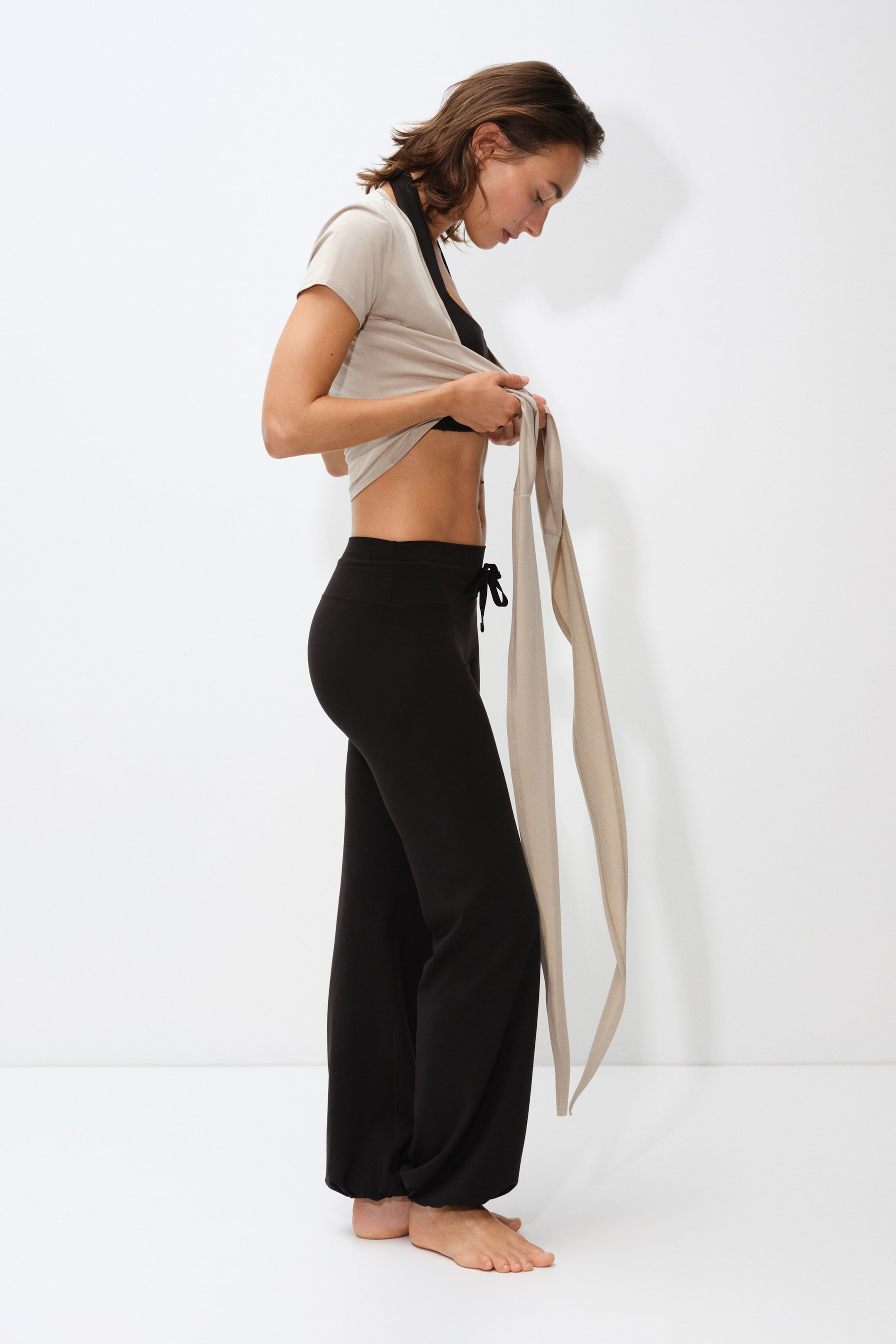 View larger image: Balloon sports leggings with SoftMove™ - Black - Ladies | H&M 1