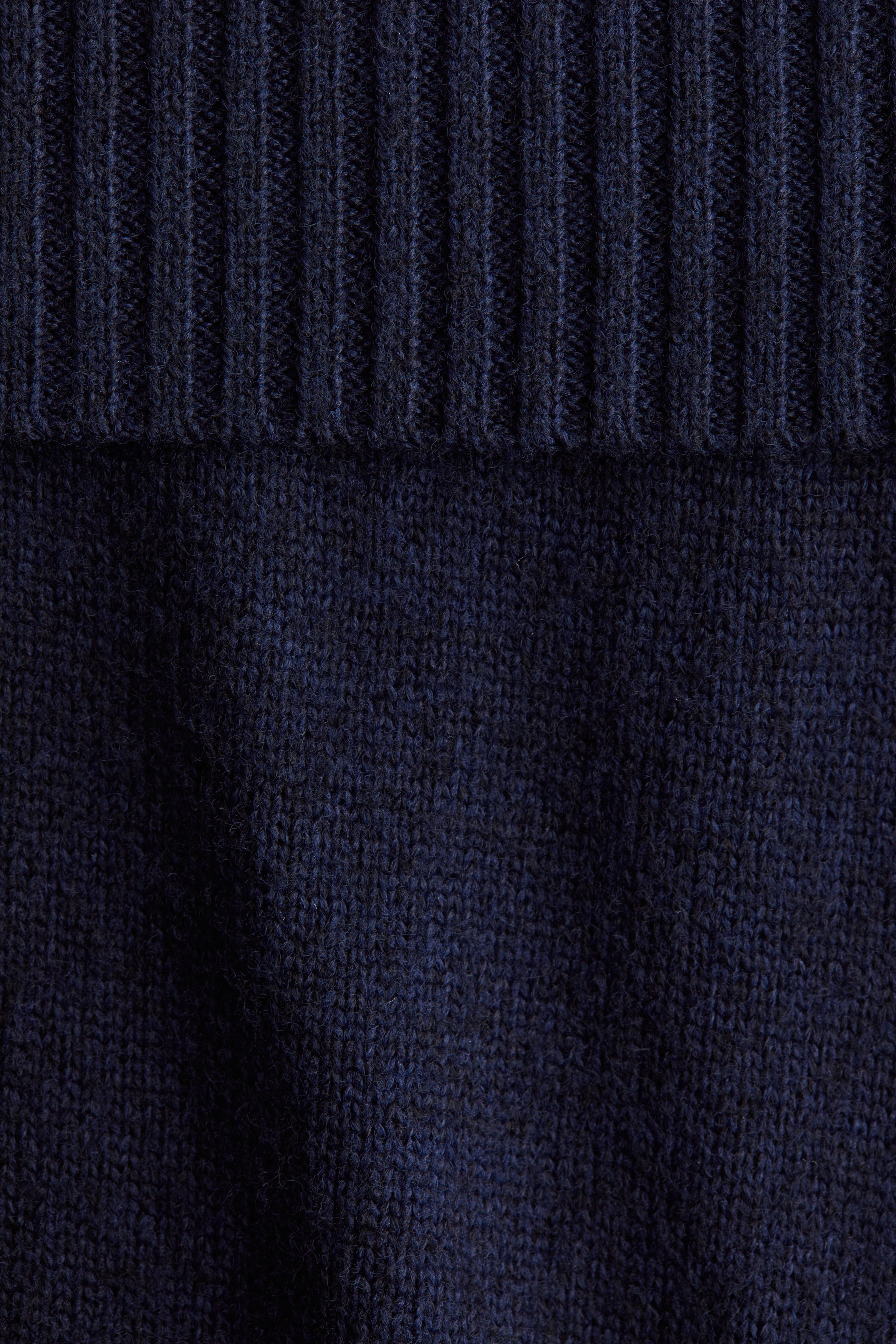 Knitted yoga pants