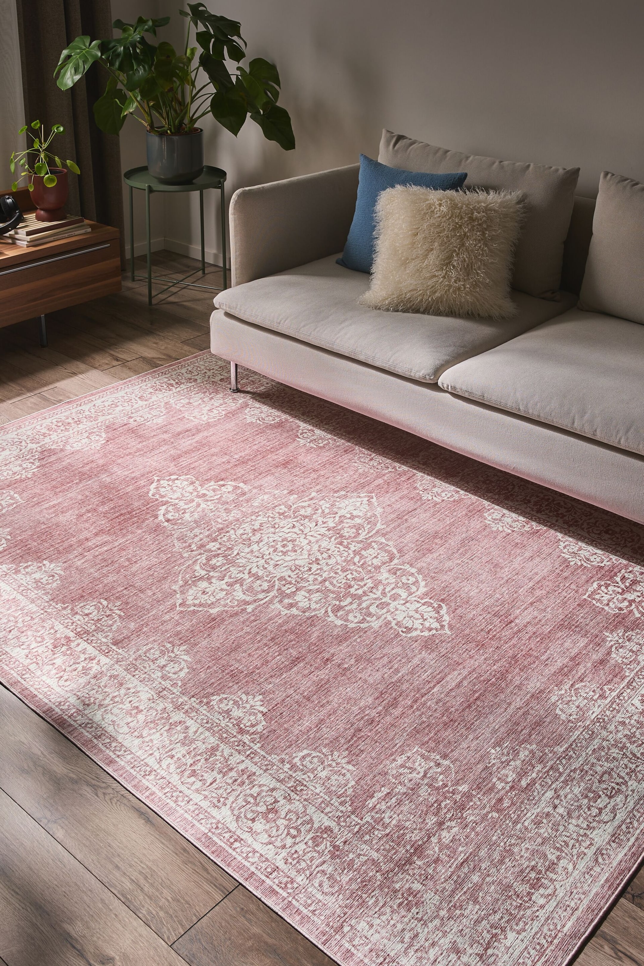 Visa större bild: Washable Rug Laury - Rose - benuta - Home All | H&M FI 1