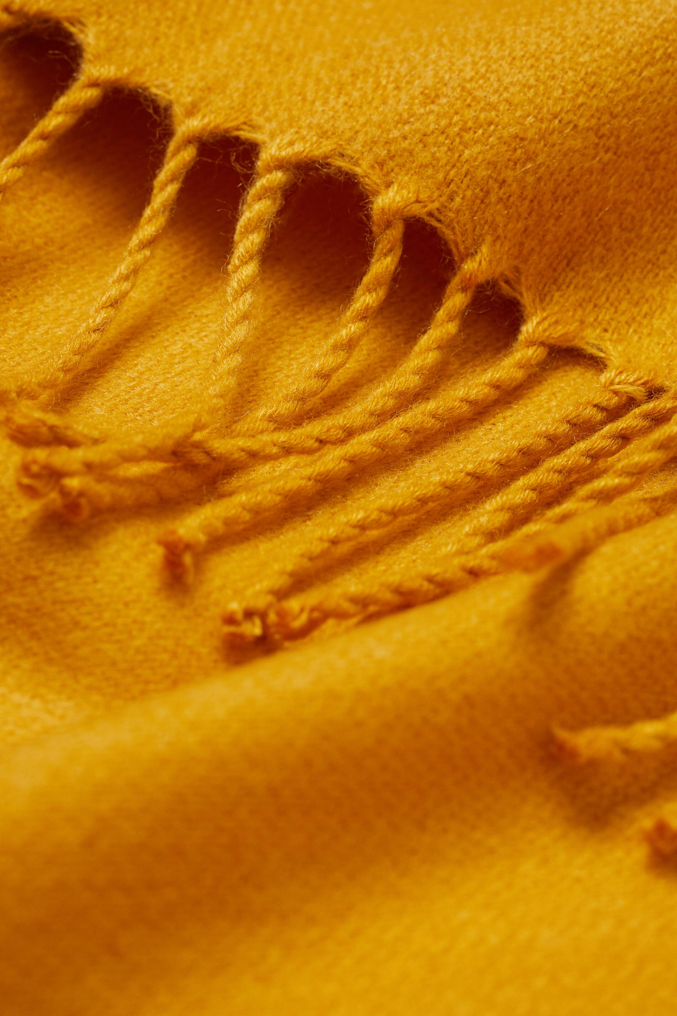 Zobacz większy obraz: Szalik z frędzlami - Ciemnożółty - ONA | H&M PL 3