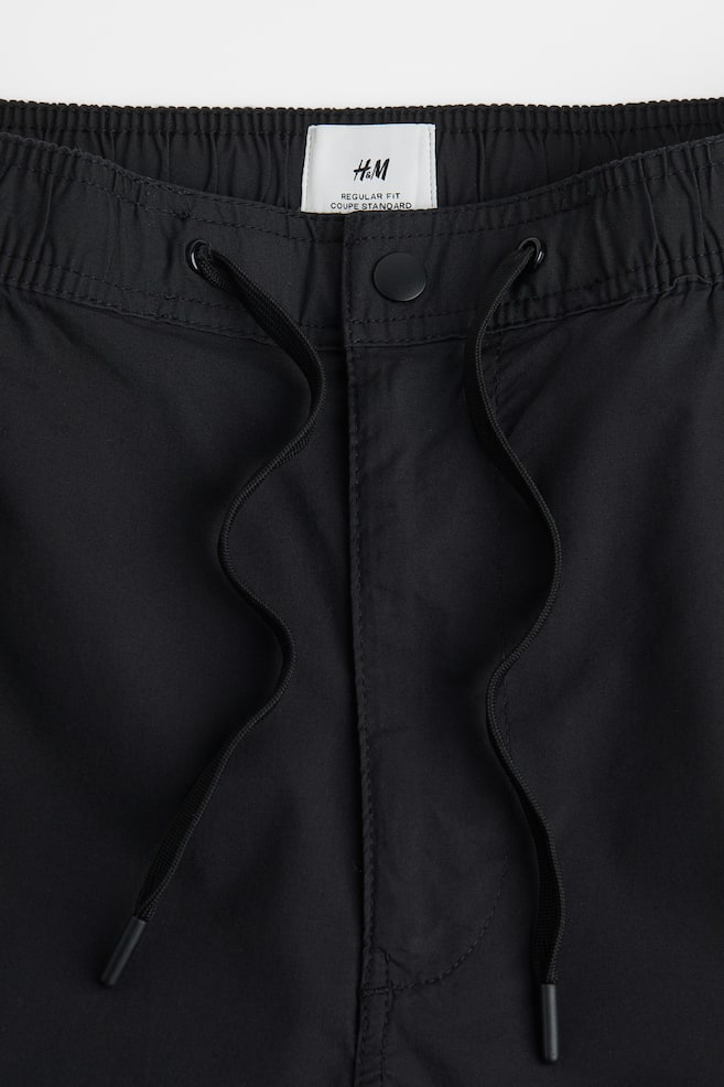 Regular Fit Knee-length cargo shorts - Black - 8