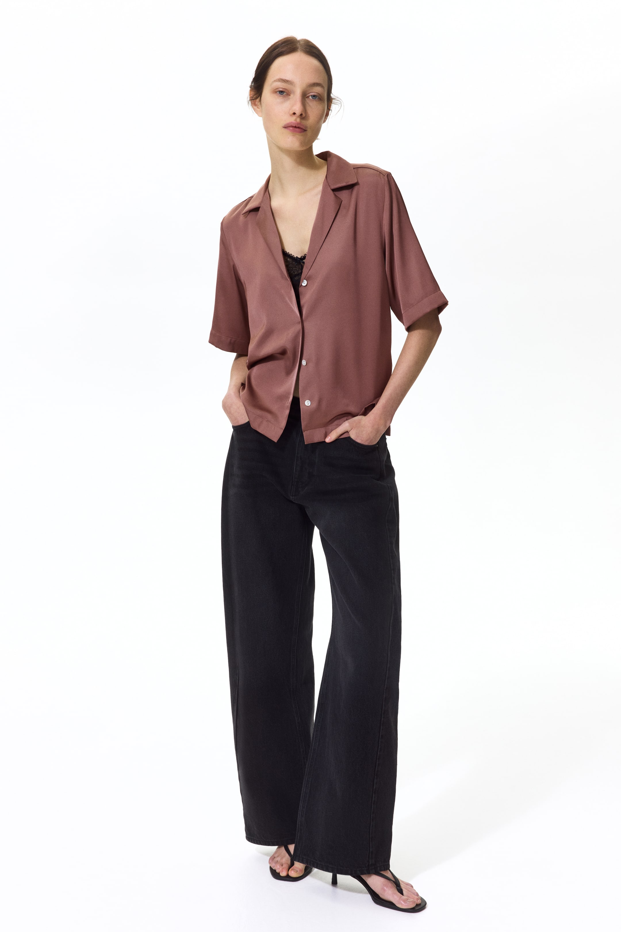 Chemise en satin avec col cubain