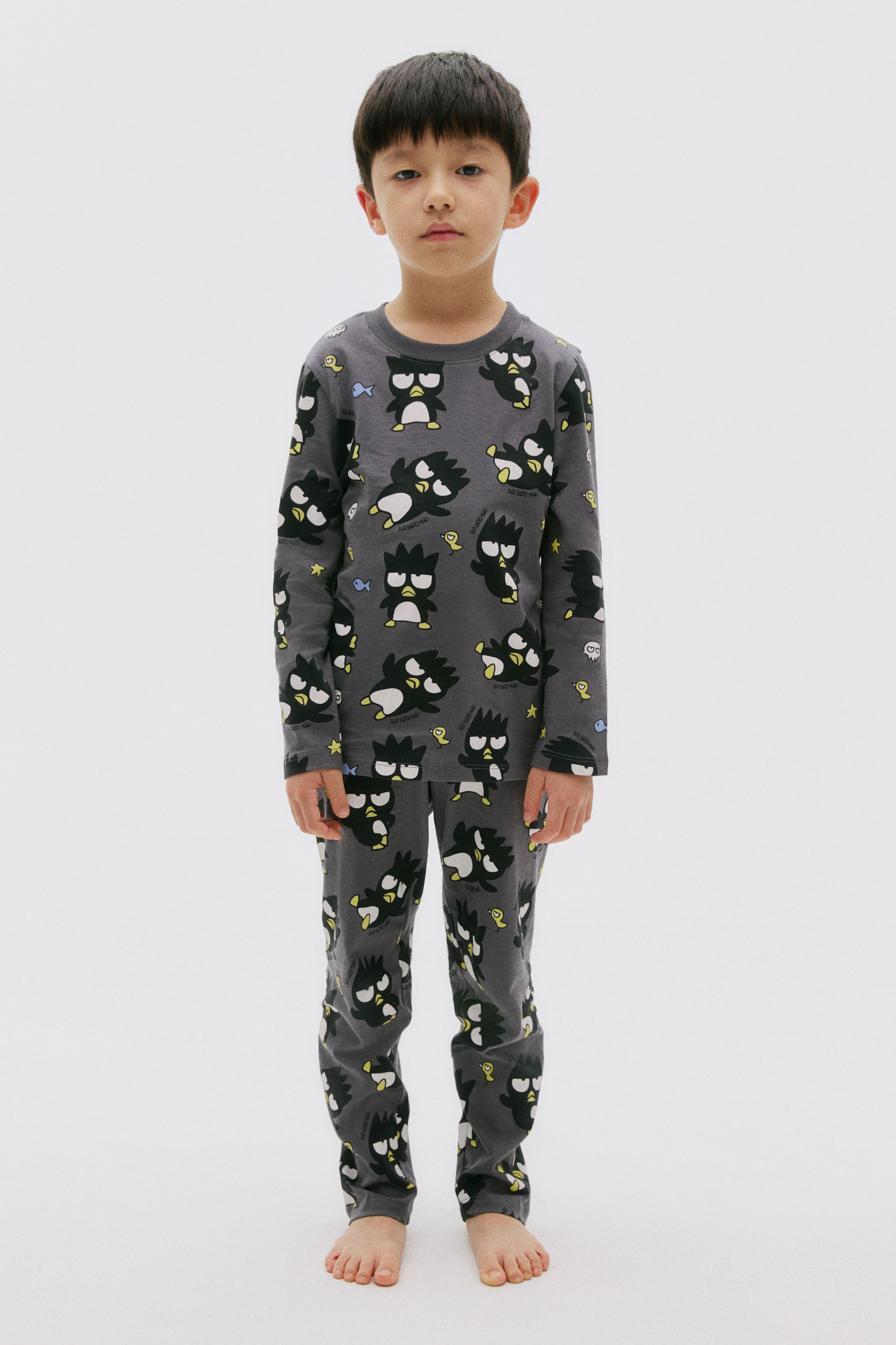 拡大画像を表示: プリントコットンパジャマ - ダークグレー/バッドばつ丸 - Kids | H&M JP 1