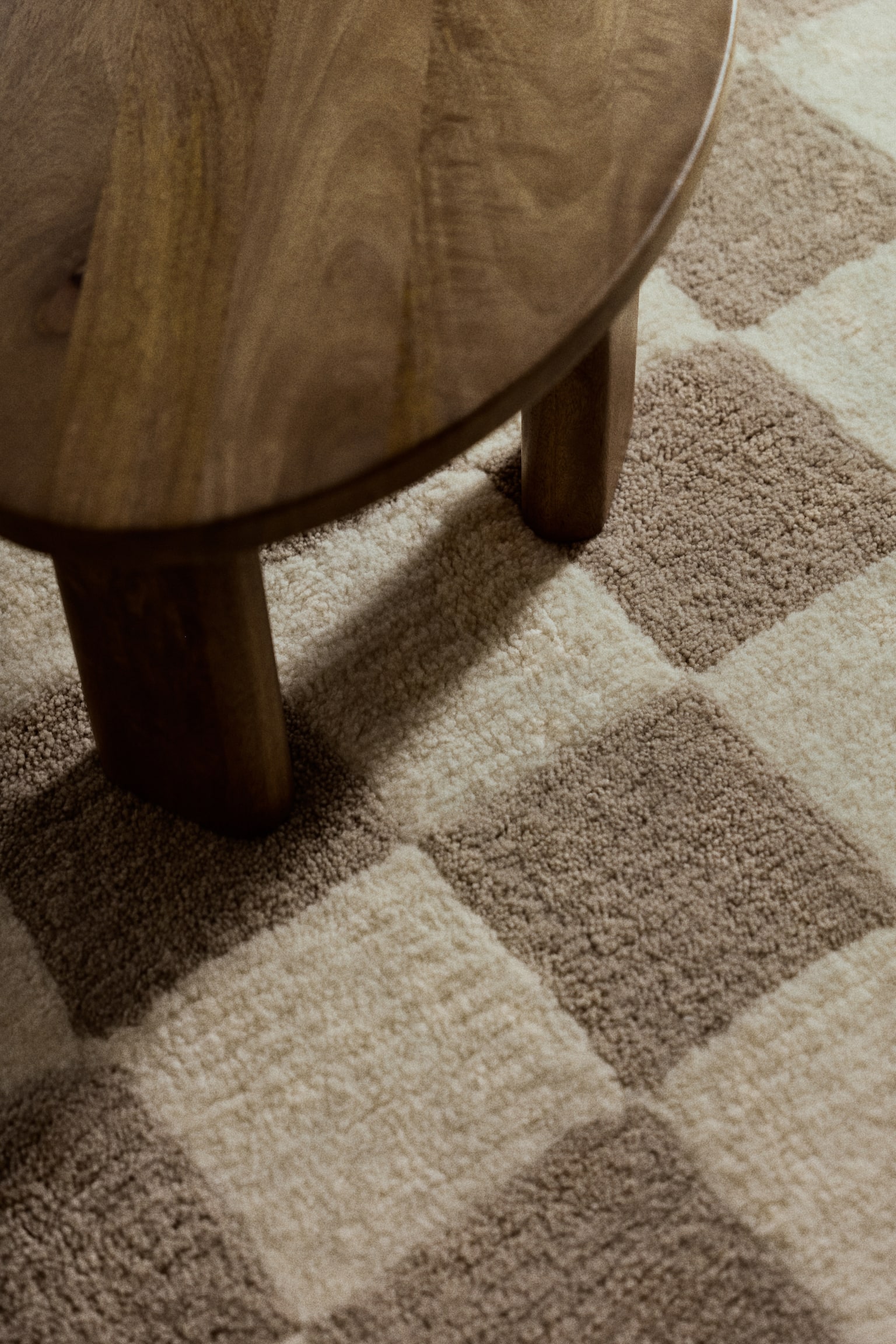 Harlequin-patterned wool-blend rug - Beige/Checked - 2