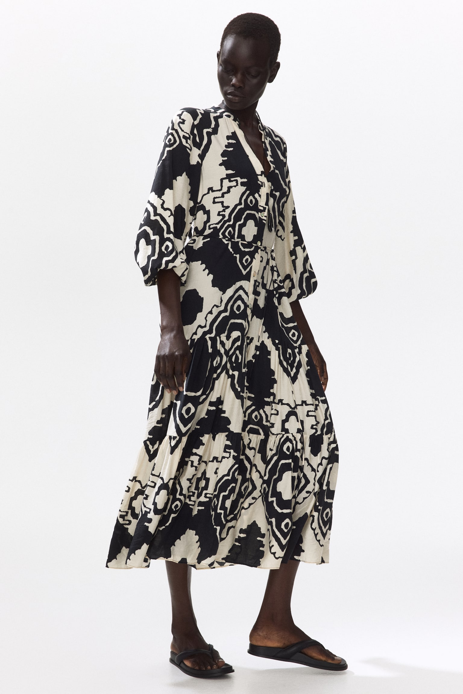 Женское платье H&M Printed Tiered, цвет: Чёрный — фото 4