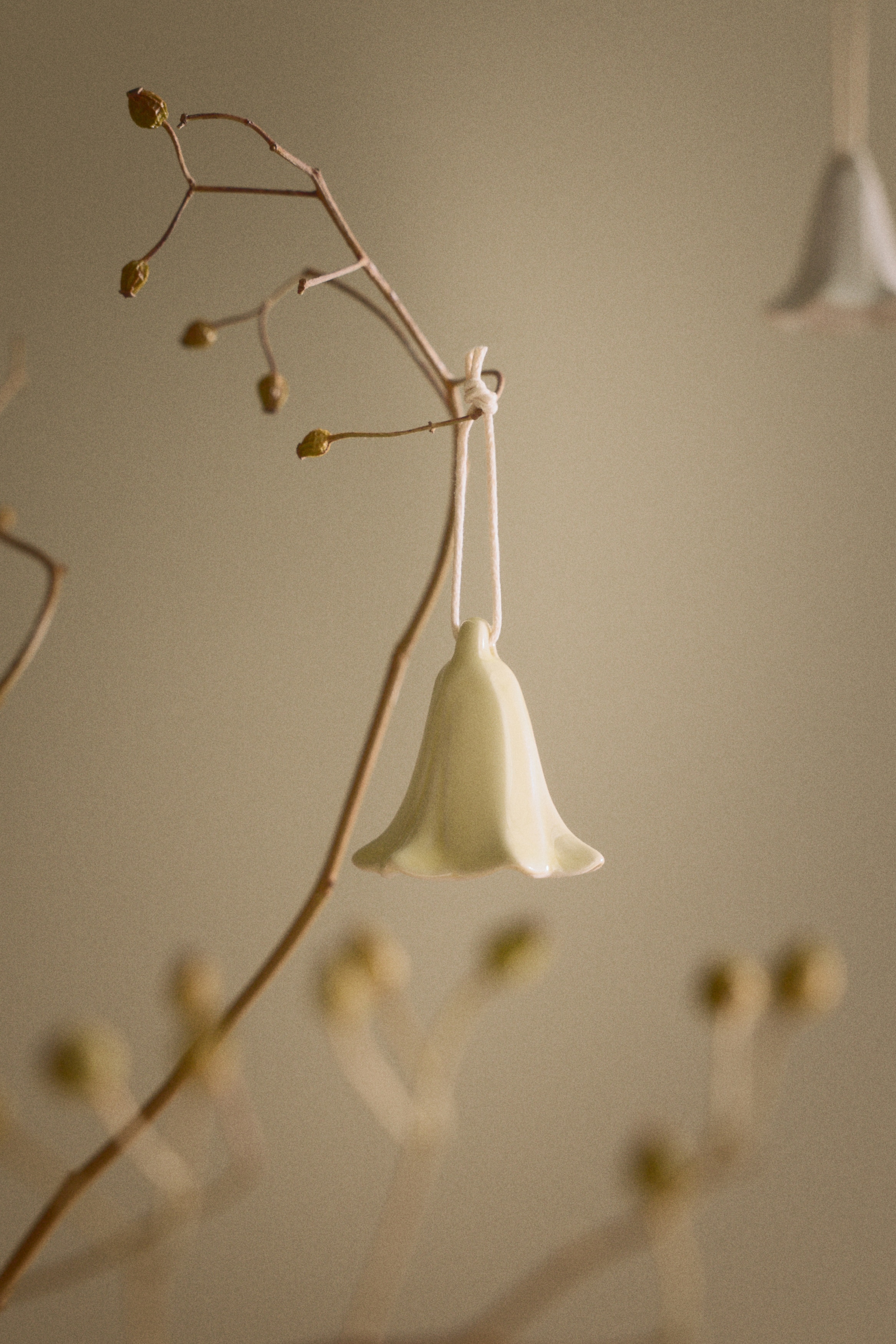 Kameninová velikonoční ozdoba 2 kusy - Světle žlutá/Tlumená světle růžová/Bílá