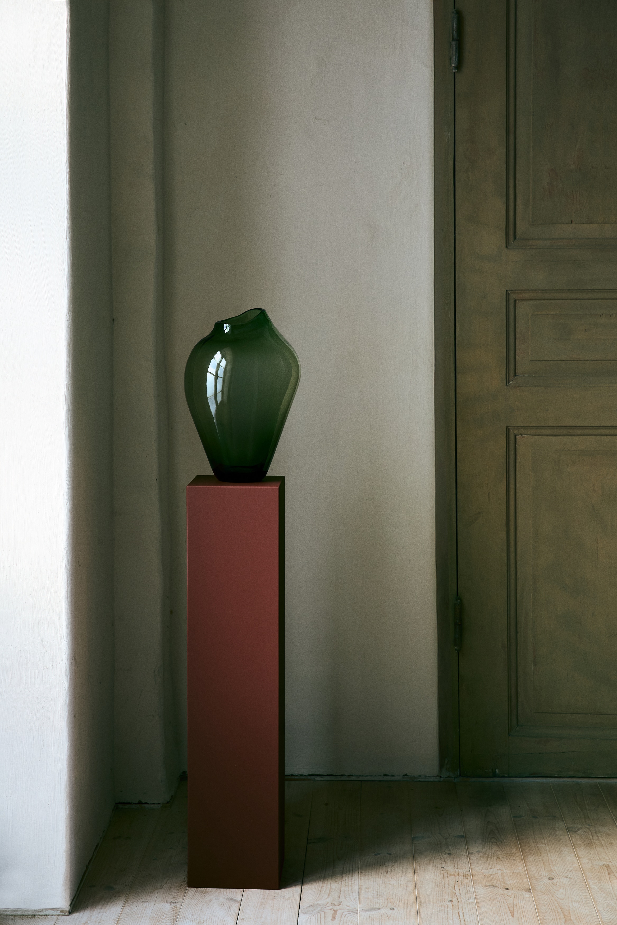 Green Extra-Large Asymmetric Glass Vase at H&M Home | H&M CA