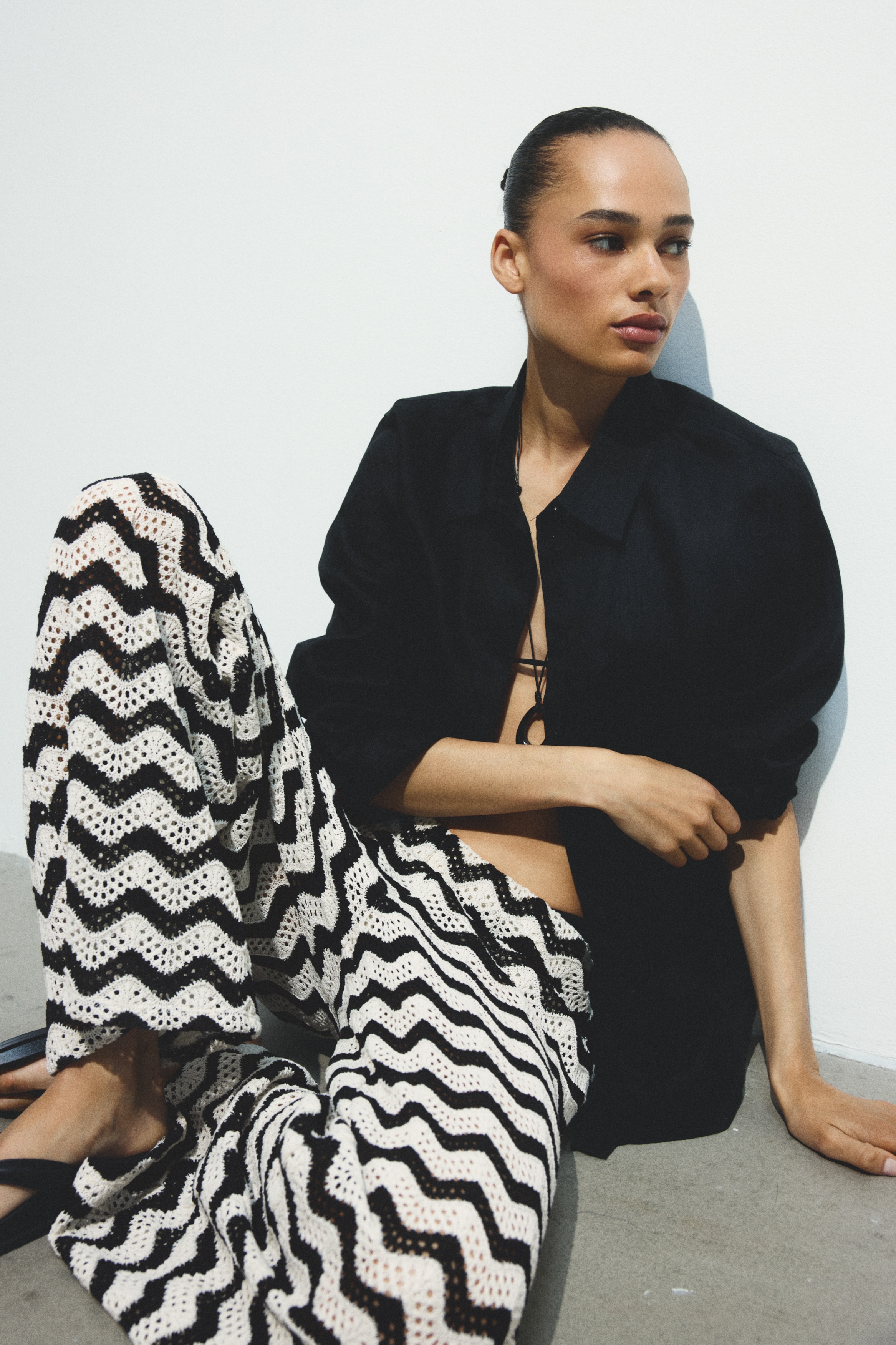 ボトムス H Women's Black/zigzag pattern Wide-Leg Textured-Knit Pants | H&M US