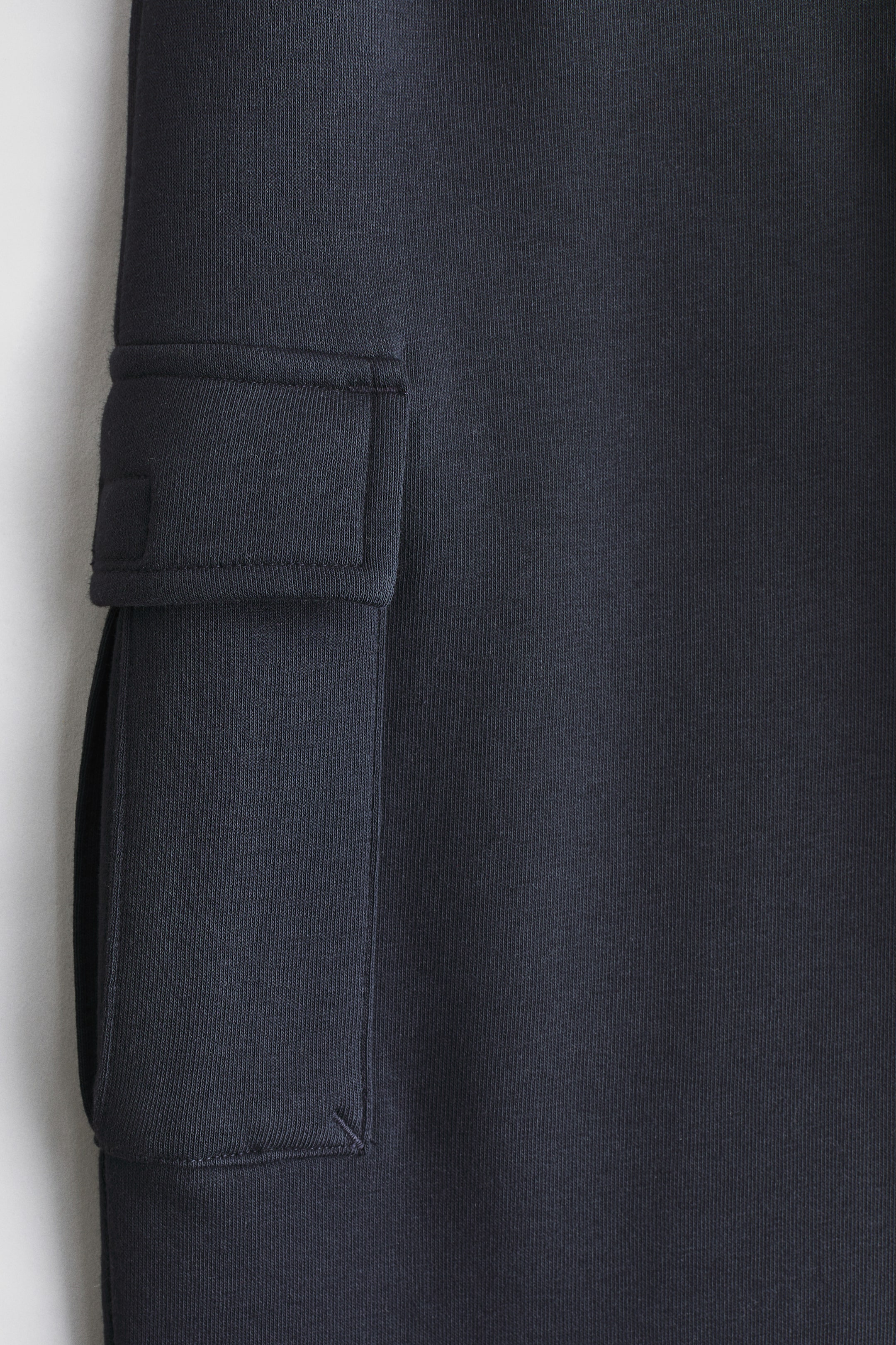 Visualizza immagine più grande: Joggers in felpa modello cargo - Grigio scuro | H&M IT 2