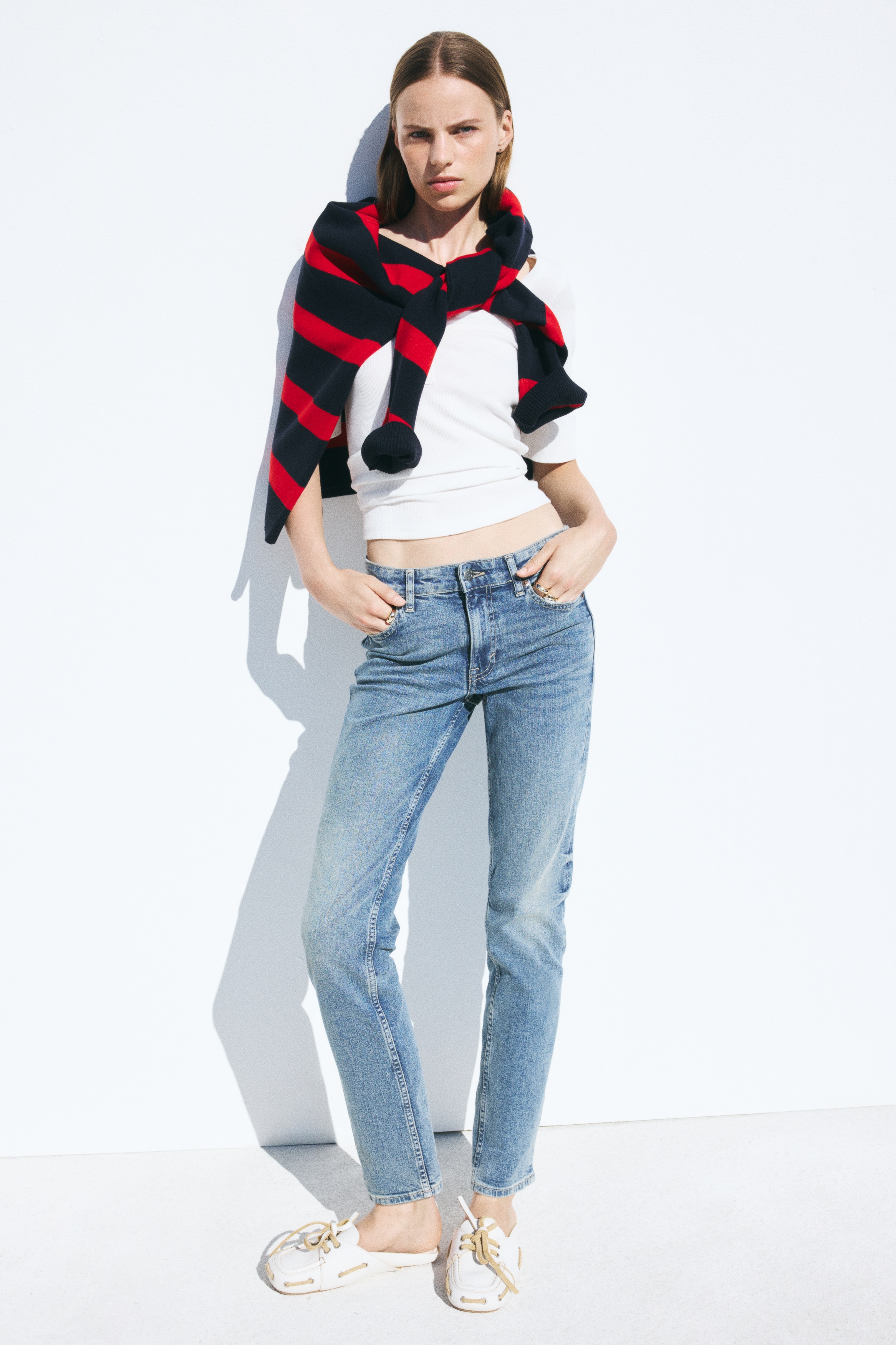Slim Regular-Waist Jeans - thumbnail 10