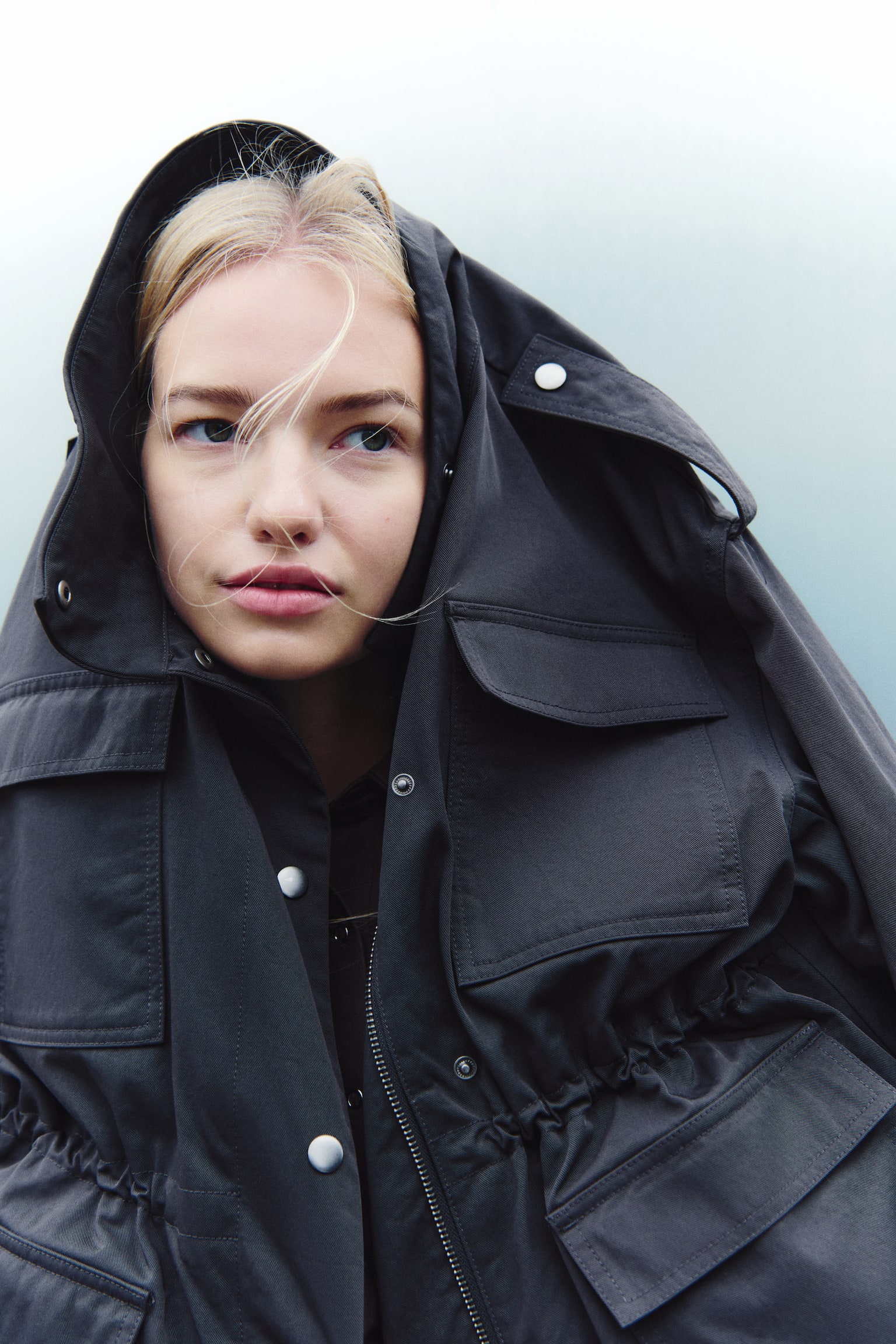 Женская куртка H&M Twill Cargo, цвет: Тёмный серый — фото 3