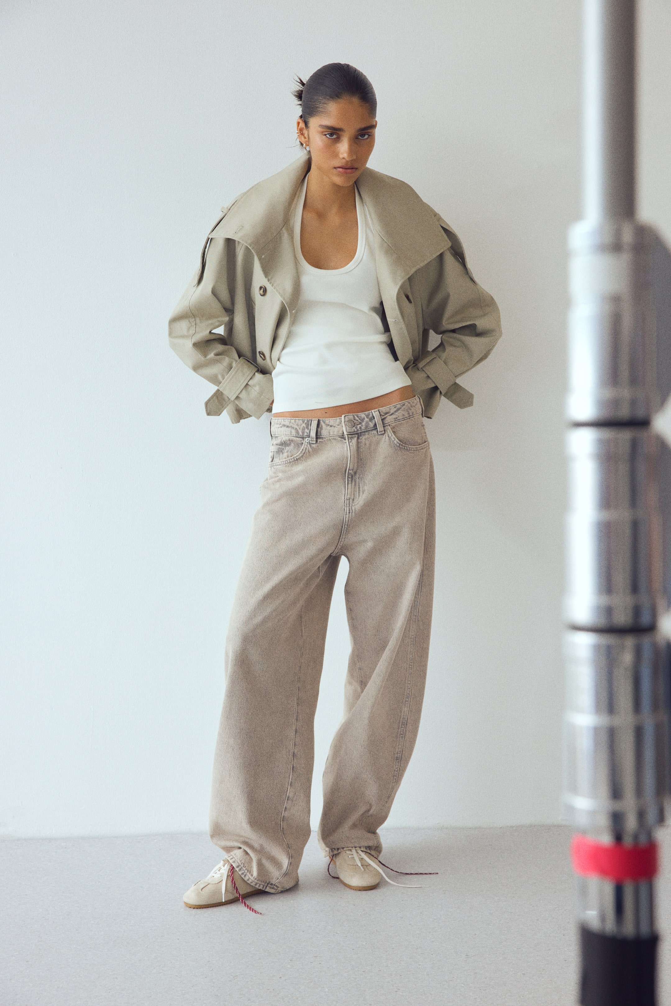 Barrel-Leg High-Waist Jeans