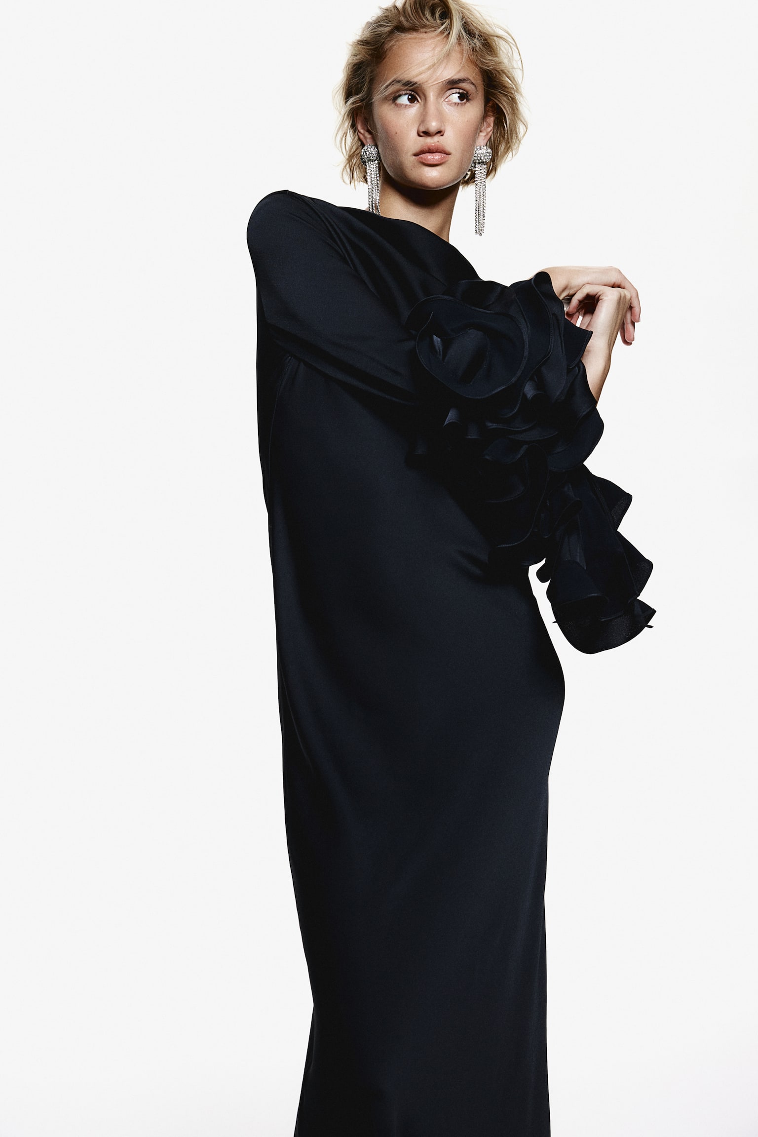 Ruffle-sleeve satin dress - Black - 4