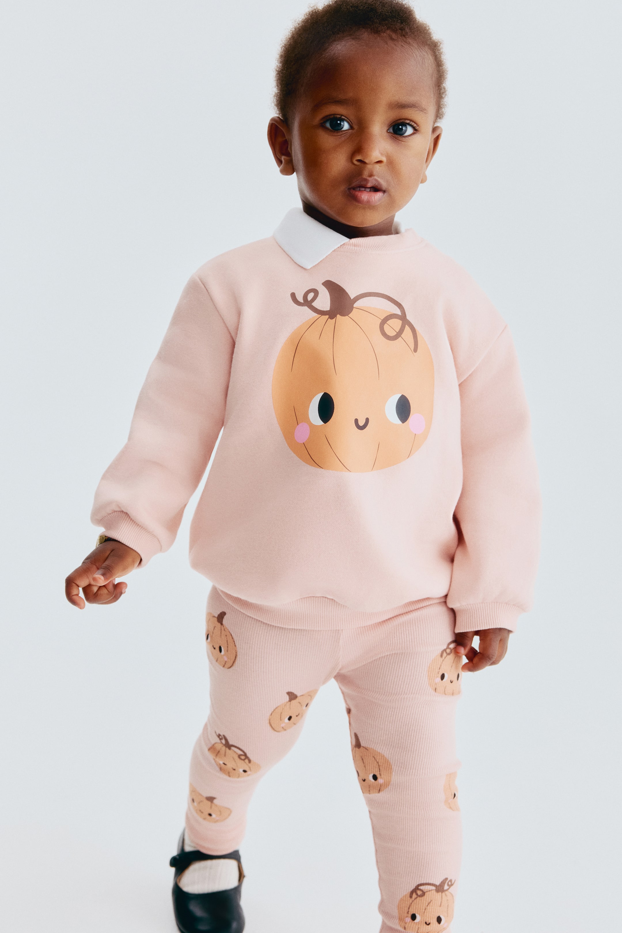 View larger image: 2-piece sweatshirt and leggings set - Light pink/Pumpkins - Kids | H&M 1