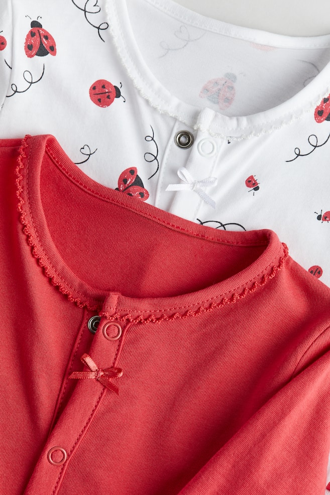 Lot de 2 pyjamas à motif en coton - Rouge/coccinelle/Blanc/dinosaures/Beige/girafe/Bleu foncé/motif - 3