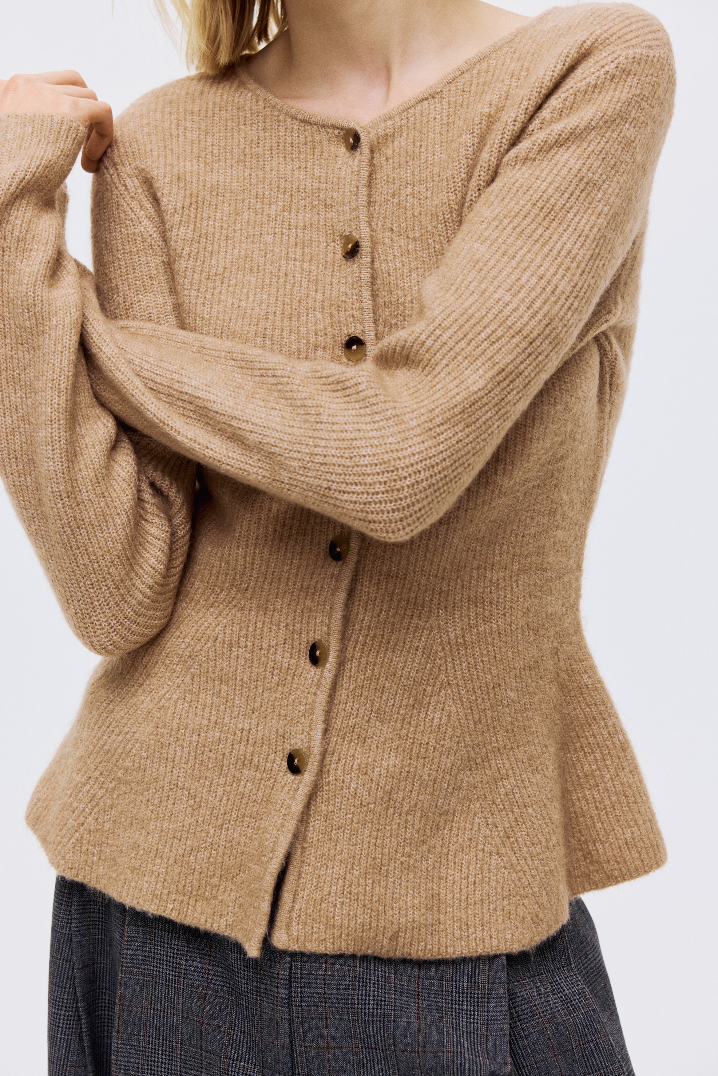 Ribgebreid vest met peplum - Beige gemêleerd - DAMES | H&M NL