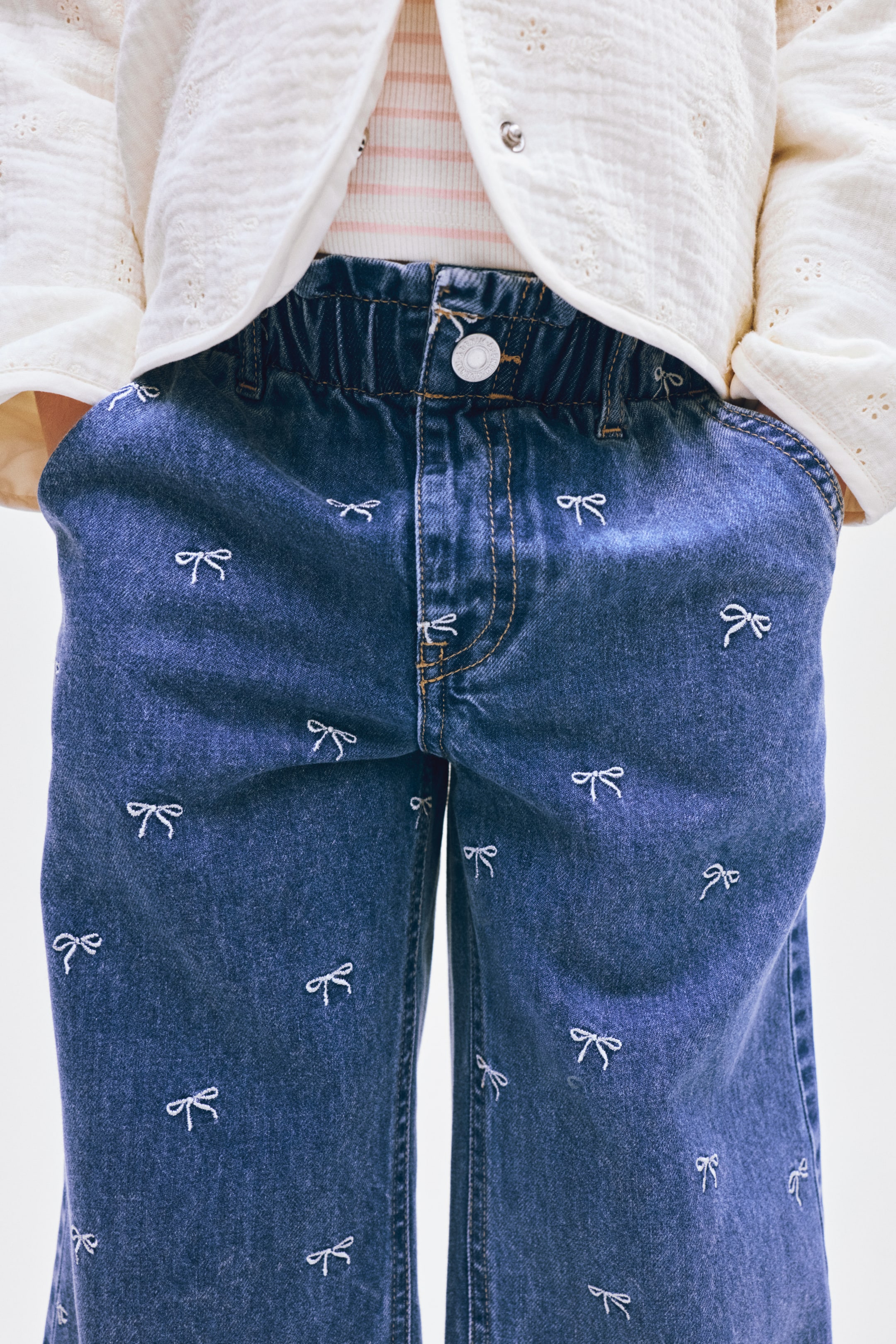 Jean jambes larges sur taille élastique