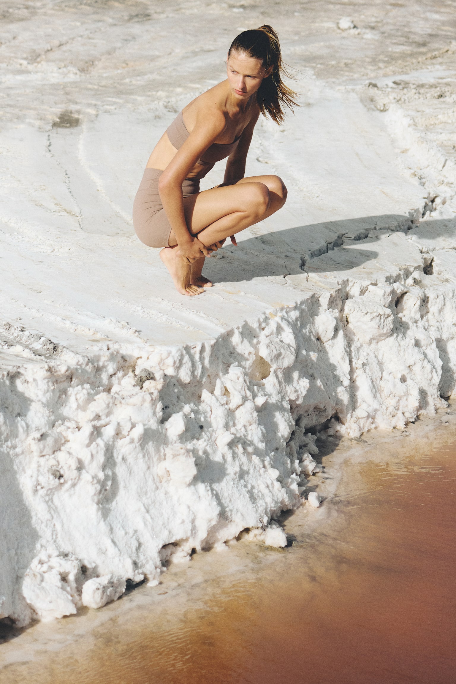 SculptMove™ Medium support Bandeau sports bra - Beige/Black - 4