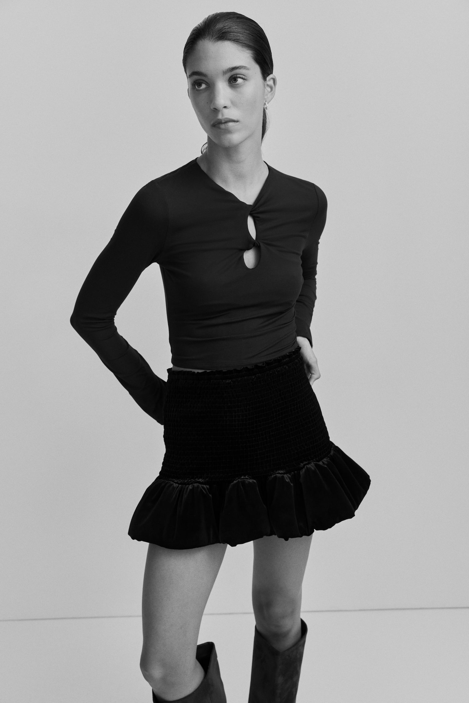 扭繞細節上衣 - 黑色/咖啡色/奶油色 - 2