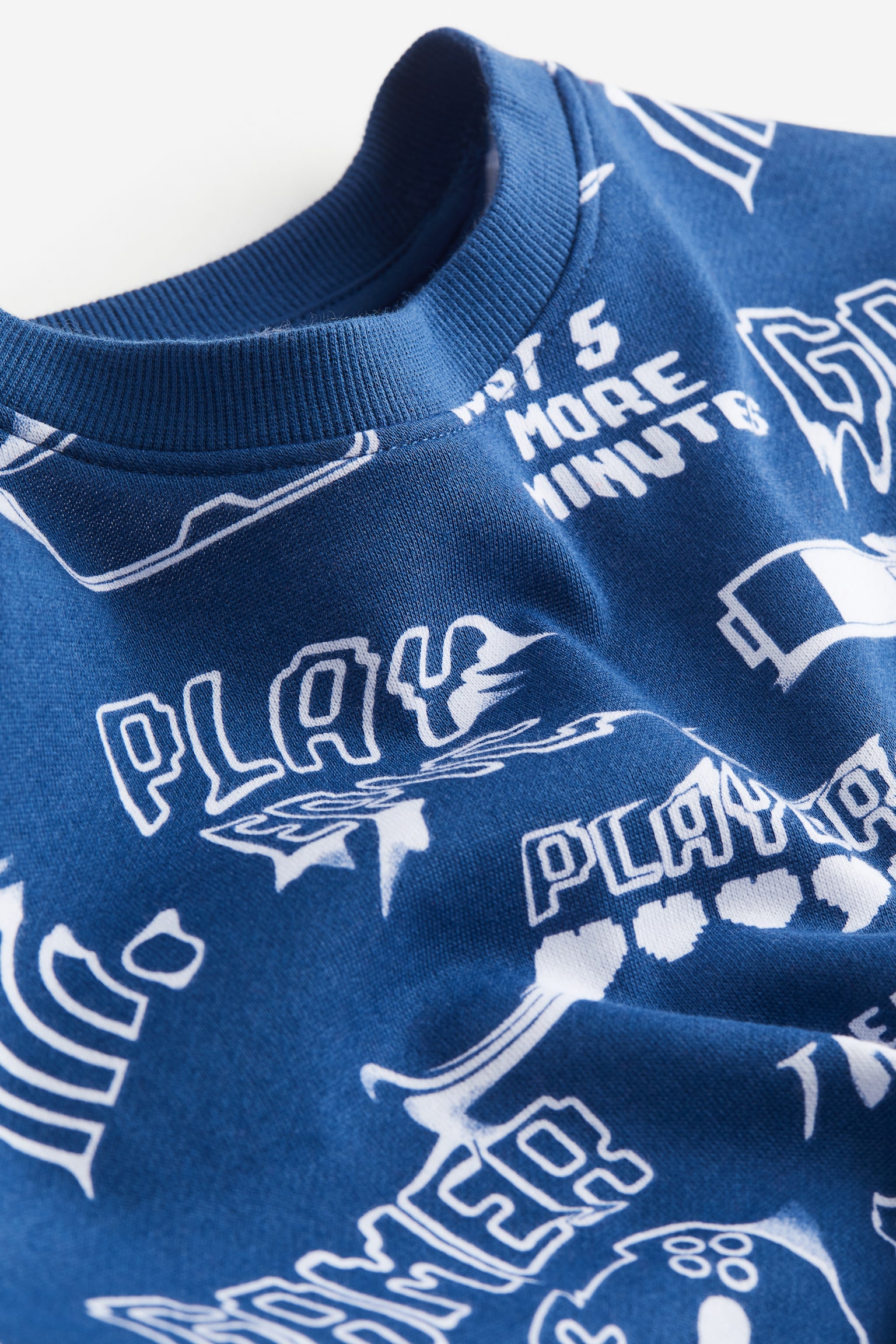 Print Sweater - Blue/Pattern/Black/Global Squad - 2