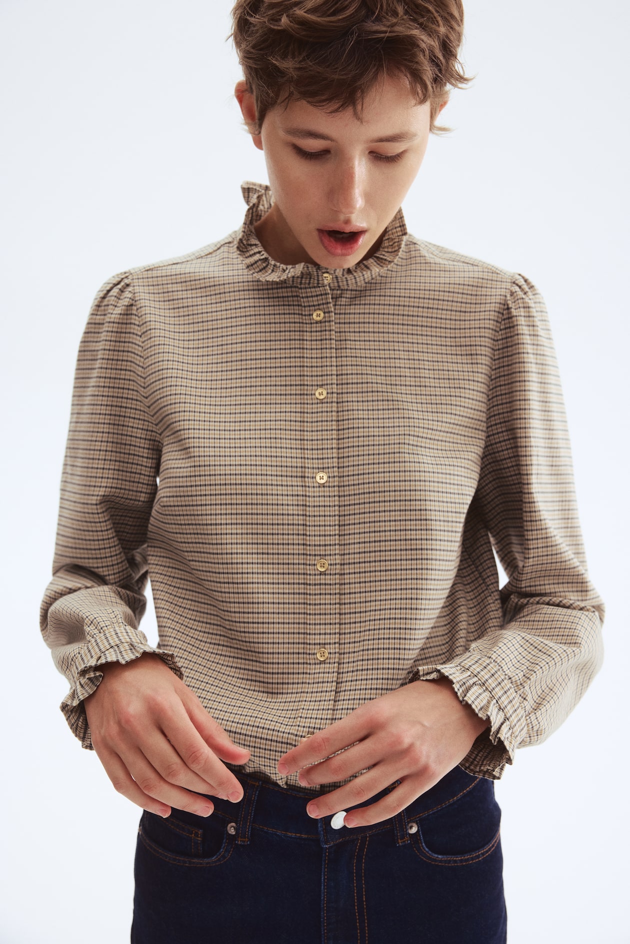 Frilled-collar blouse - Beige/Checked - Ladies | H&M GB