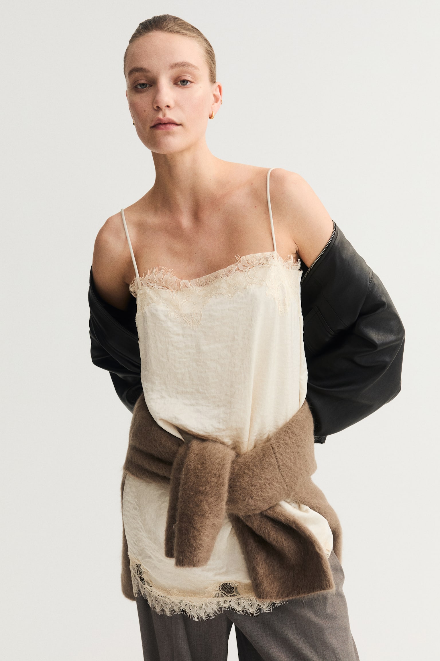 שמלת קומבניזון עם תחרה - קרם - 5