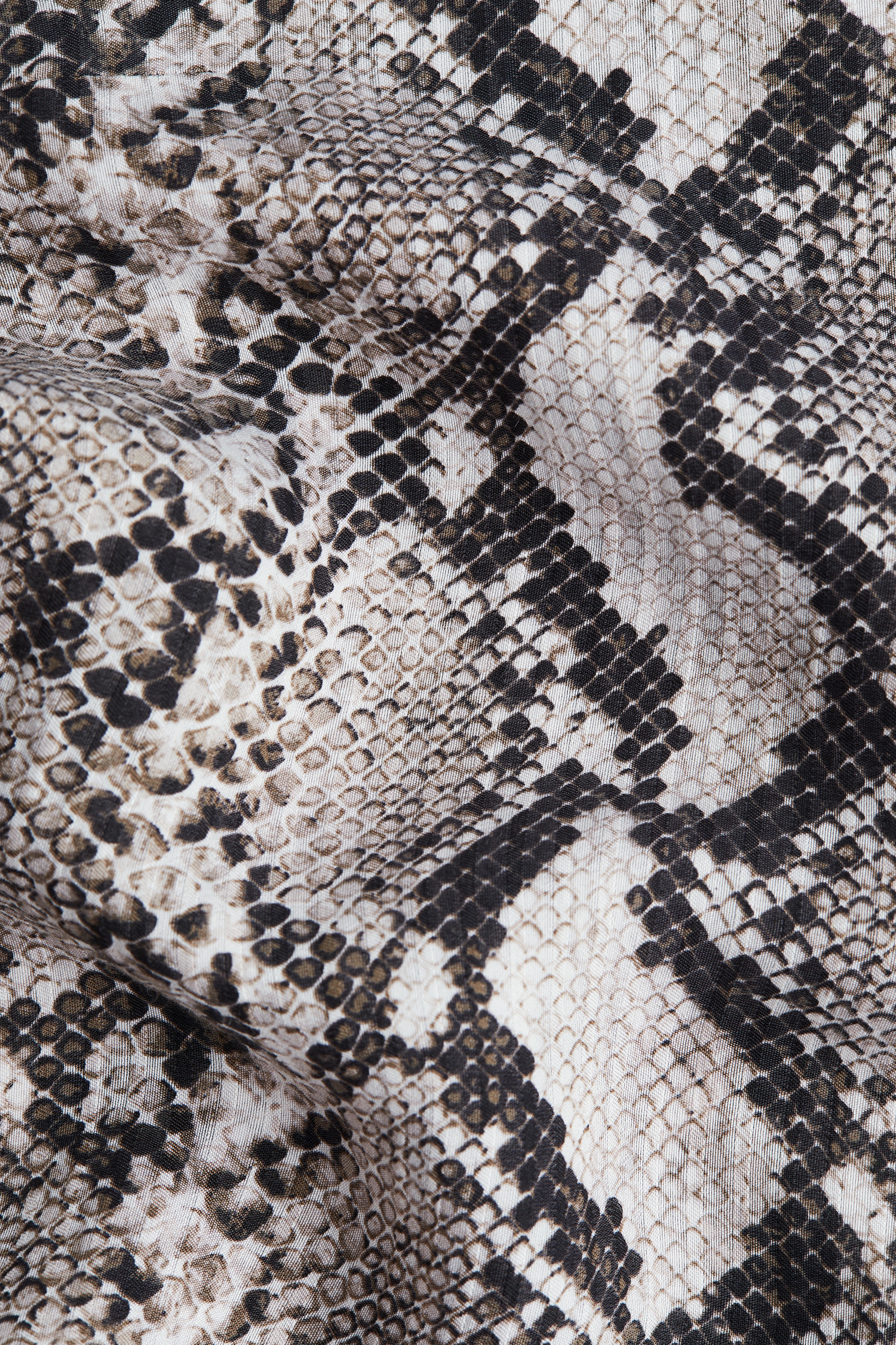 h&m snake print shirt dress H&M Shirt Dress Size 2 Green Snake Print Shirt Dress Collared Belted Button