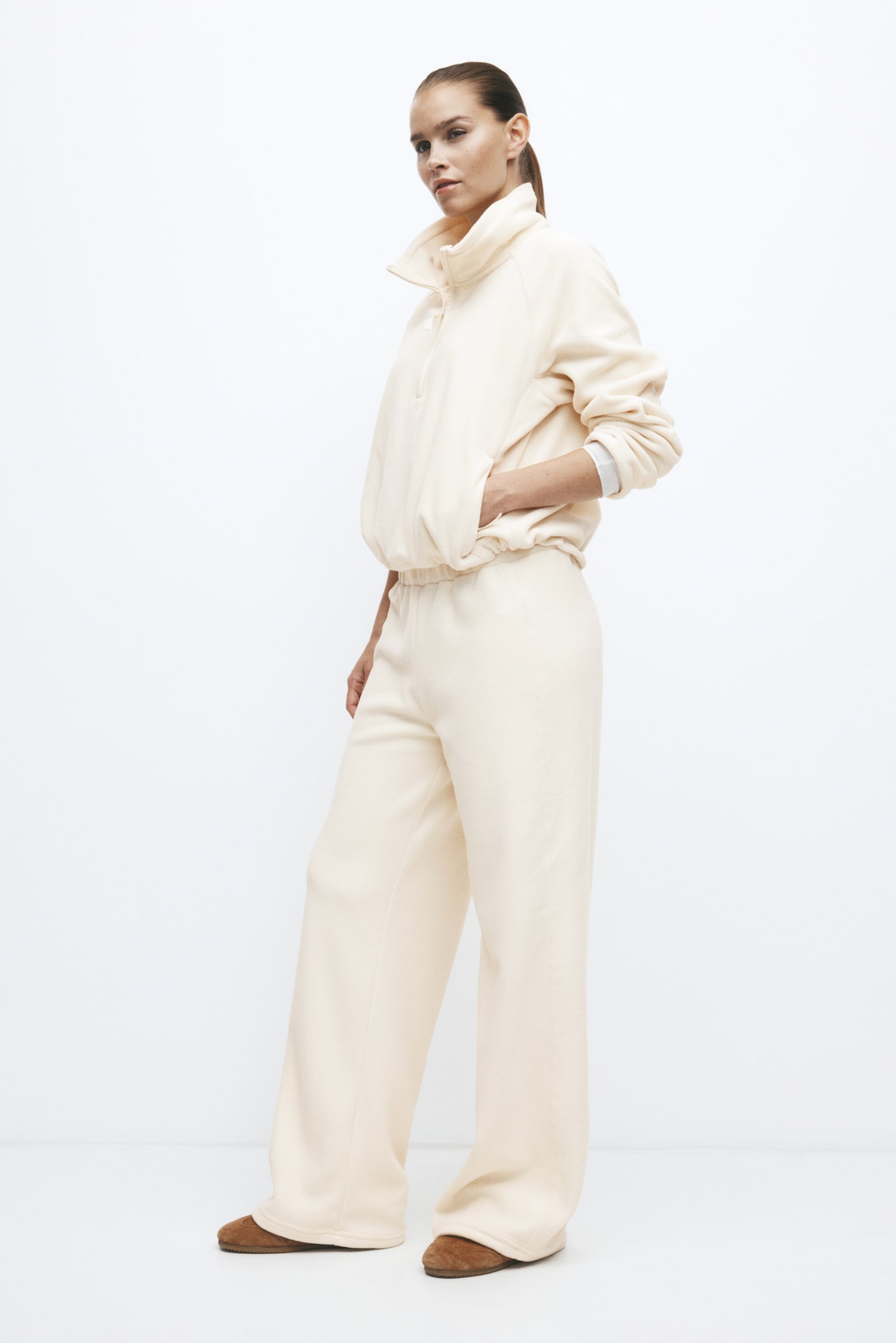Женский топ H&M Fleece sports Top with ThermoMove™, цвет: Ванильный — фото 6