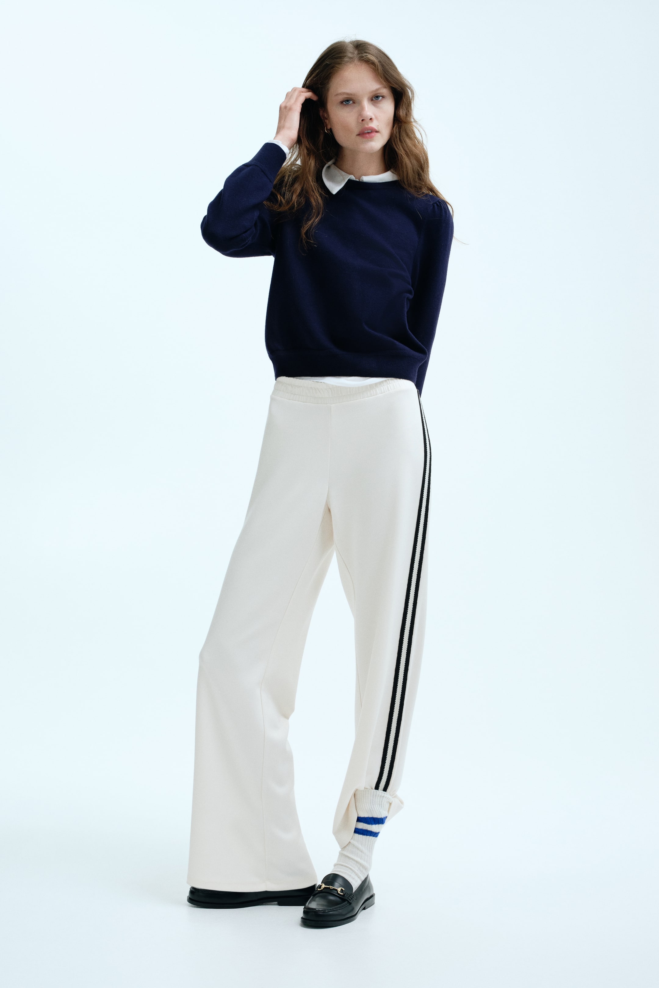 Visa större bild: Stickad tröja med puffärm - Marinblå - DAM | H&M SE 2