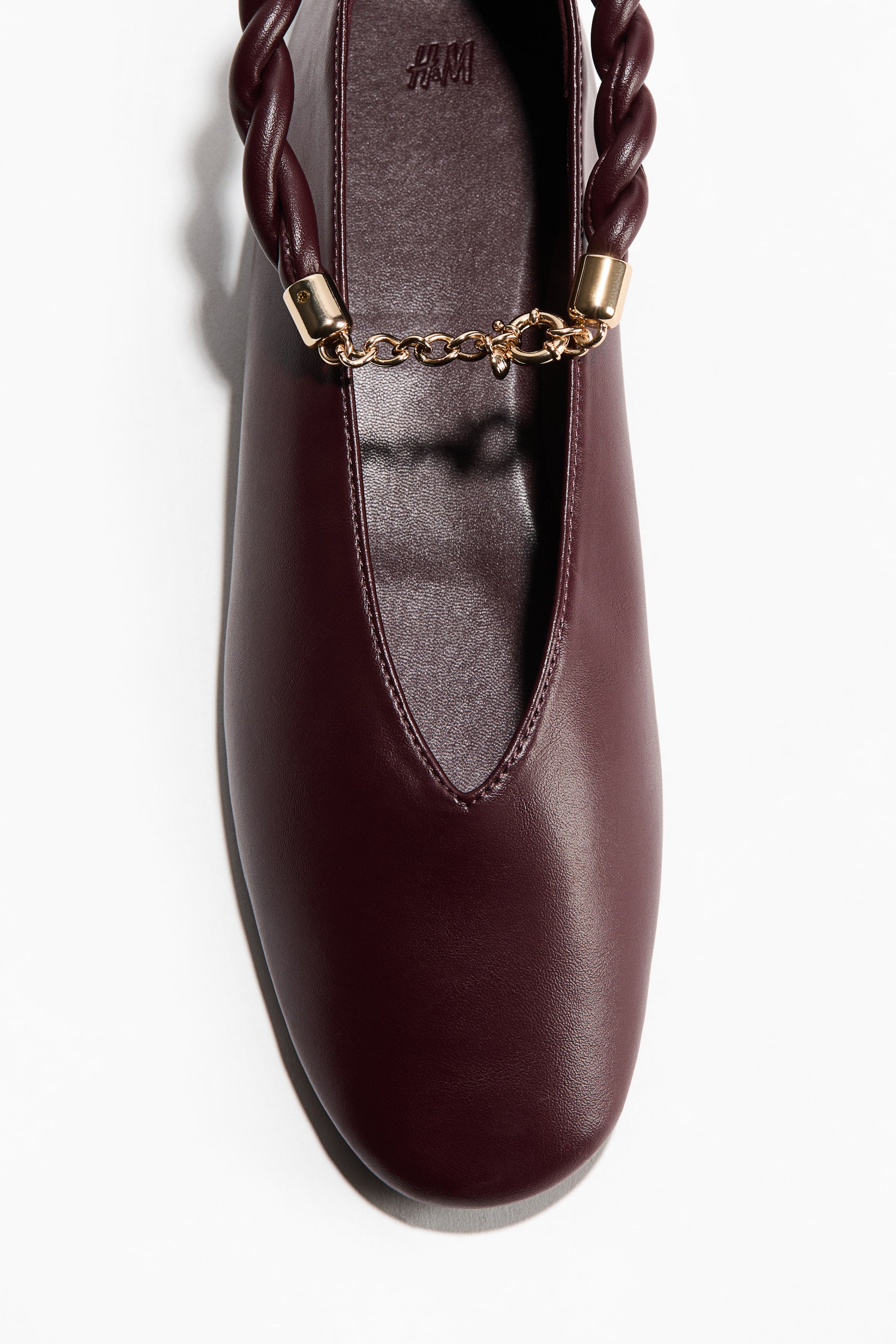 Twist-Detail Flats