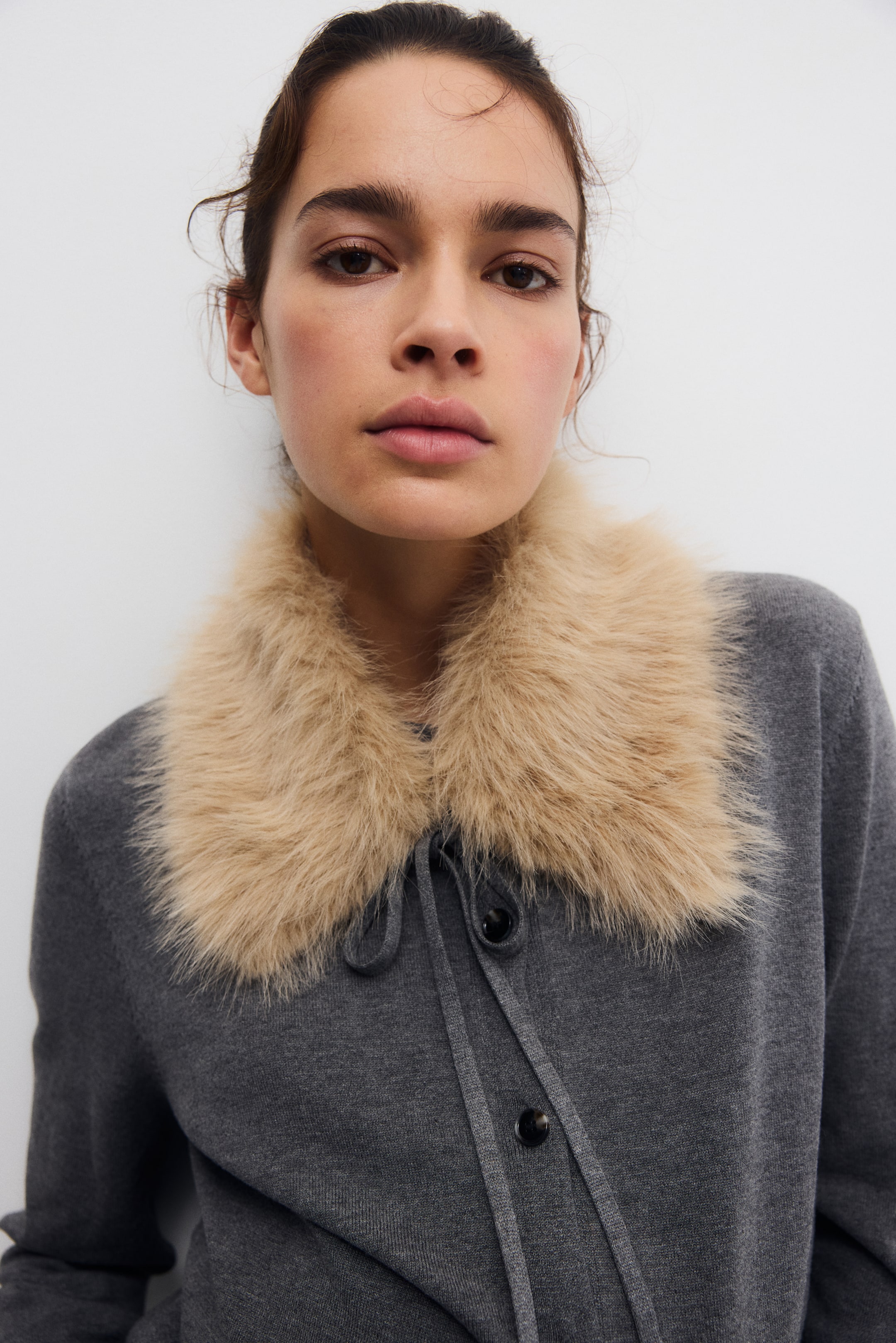 Prikaži veću sliku: MAMA Džemper na kopčanje s kragnom - Siva - Ladies | H&M RS 2